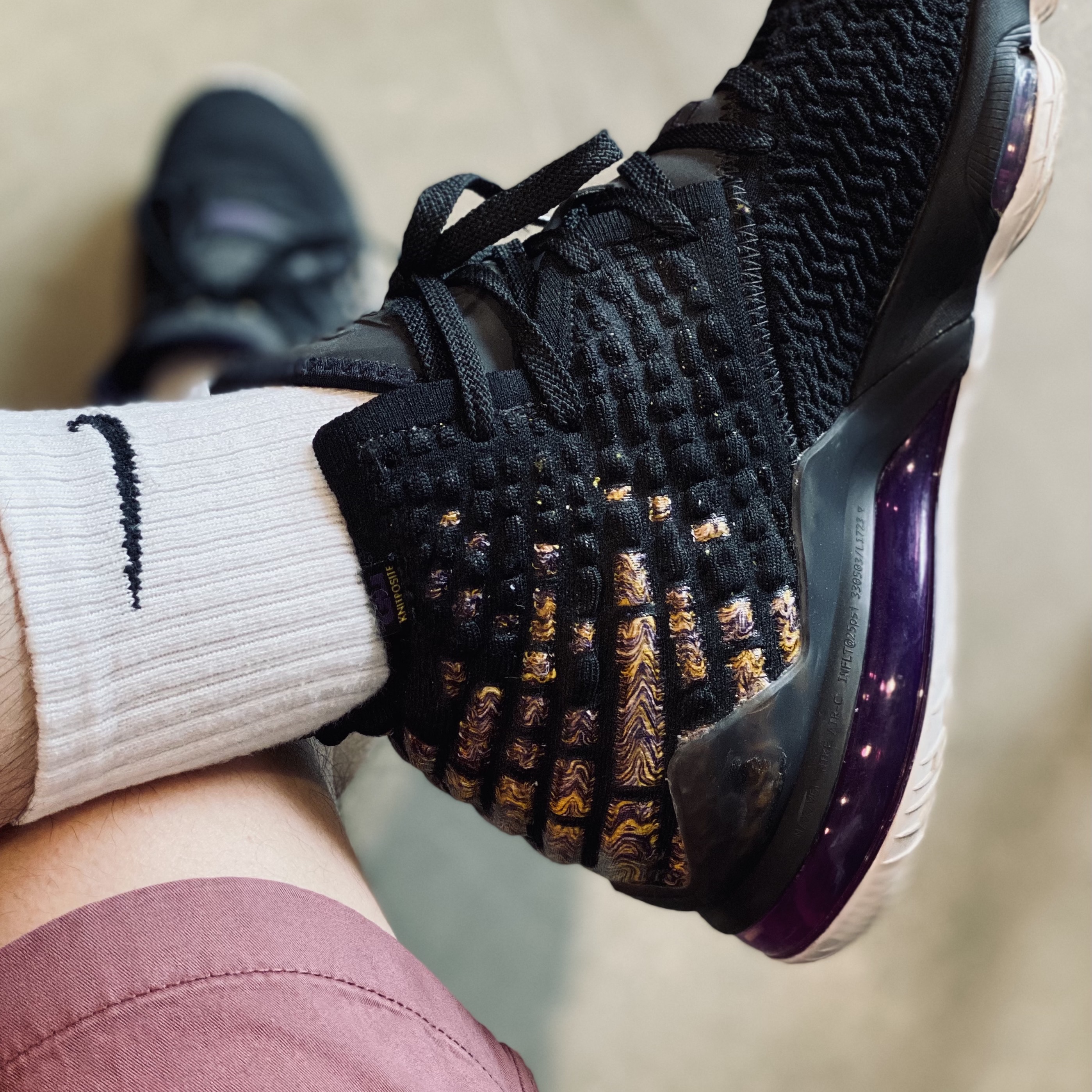 Nike LeBron 17 Lakers 착용 스타일 - 2
