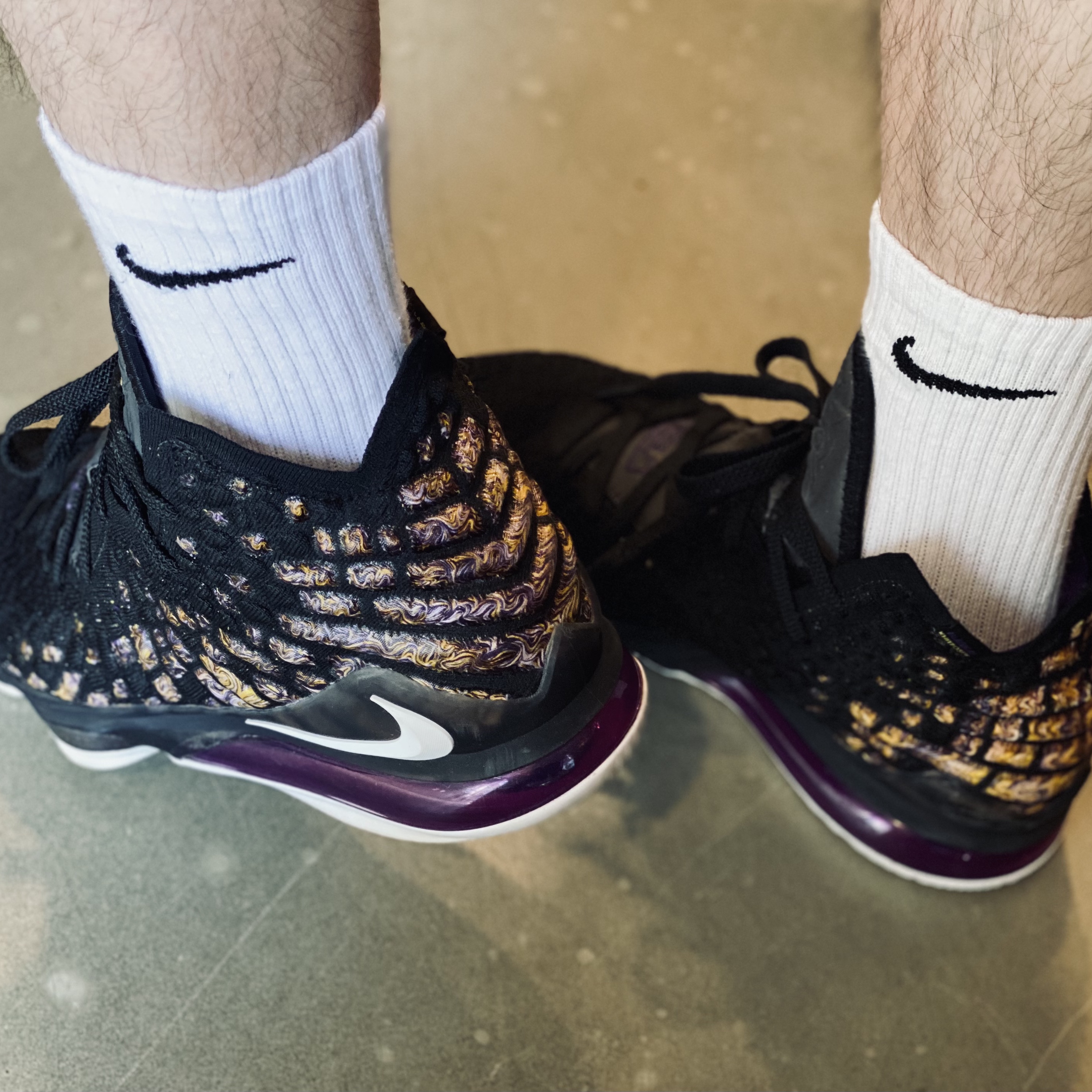 Nike LeBron 17 Lakers 착용 스타일 - 3