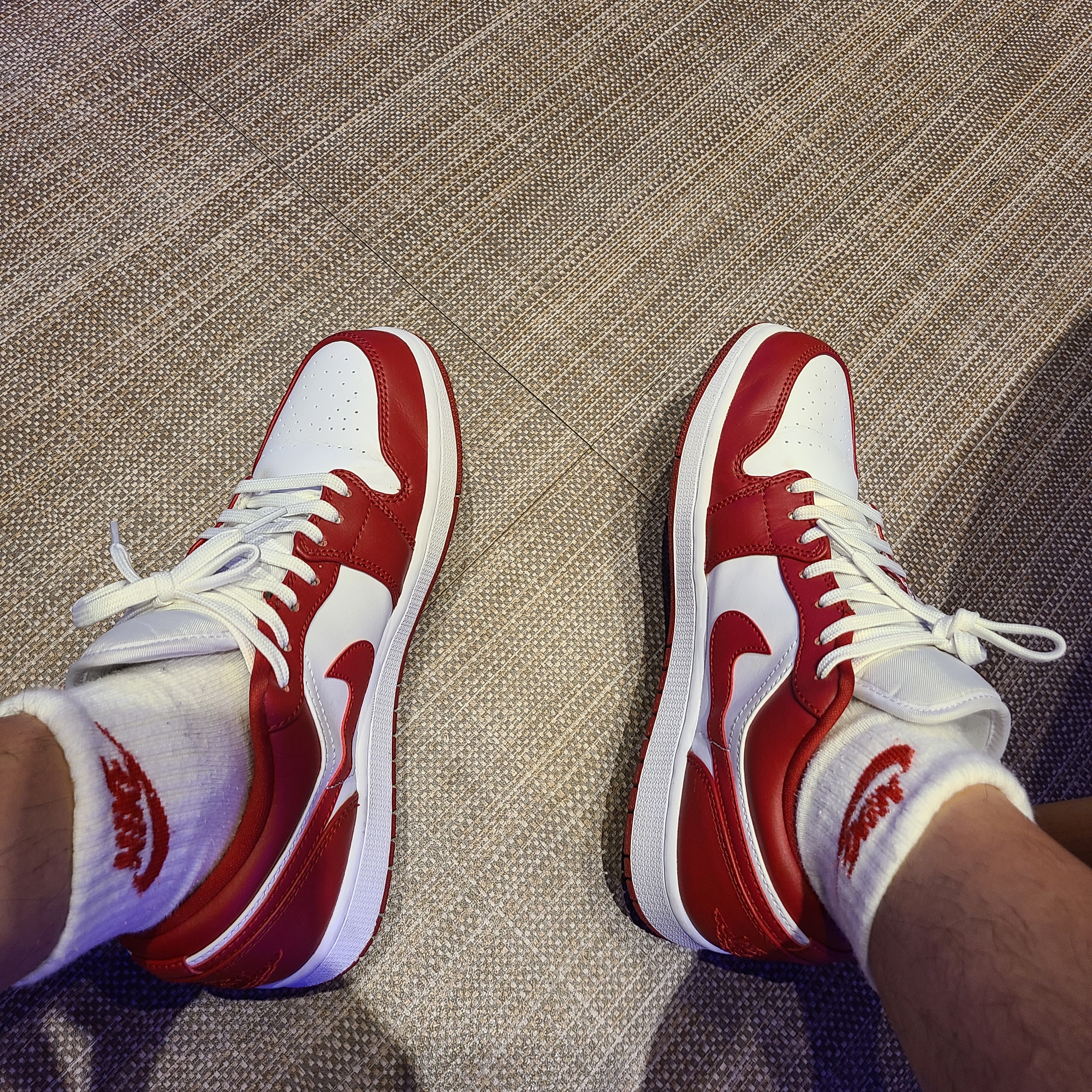 Jordan 1 Low Gym Red White 착용 스타일
