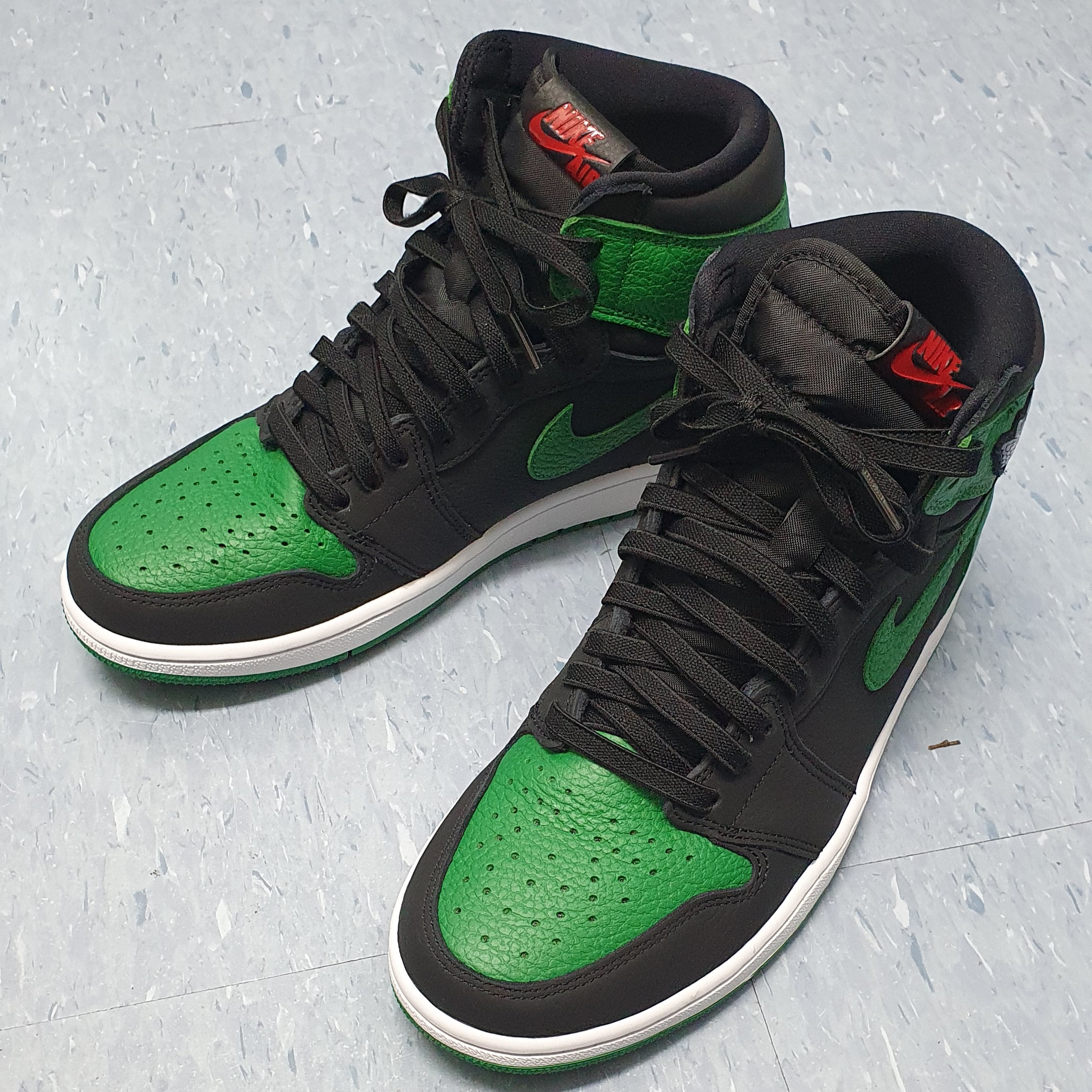Jordan 1 Retro High OG Pine Green Black 착용 스타일