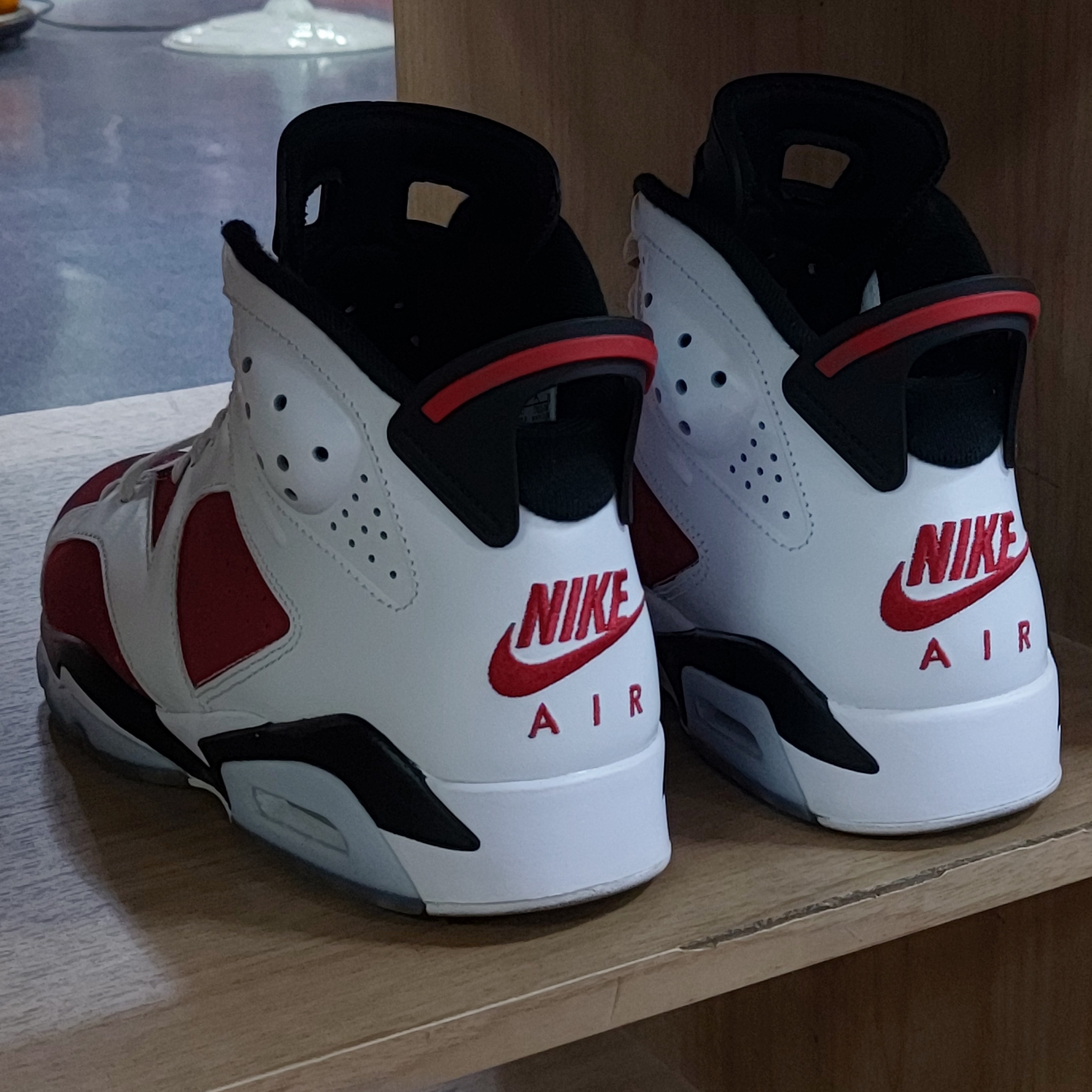 Jordan 6 Retro Carmine 2021 착용 스타일 - 2