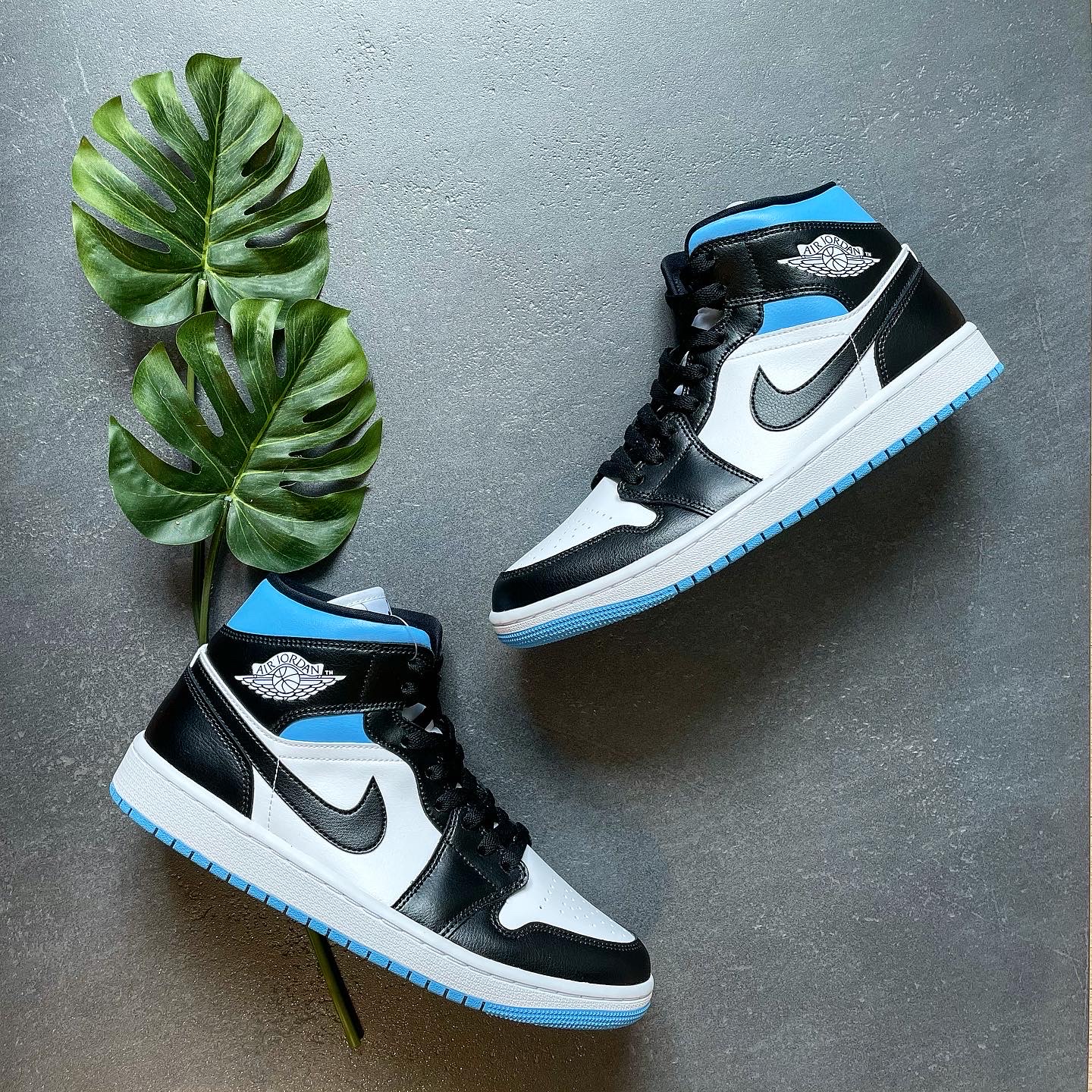 (W) Jordan 1 Mid White Black University Blue 착용 스타일