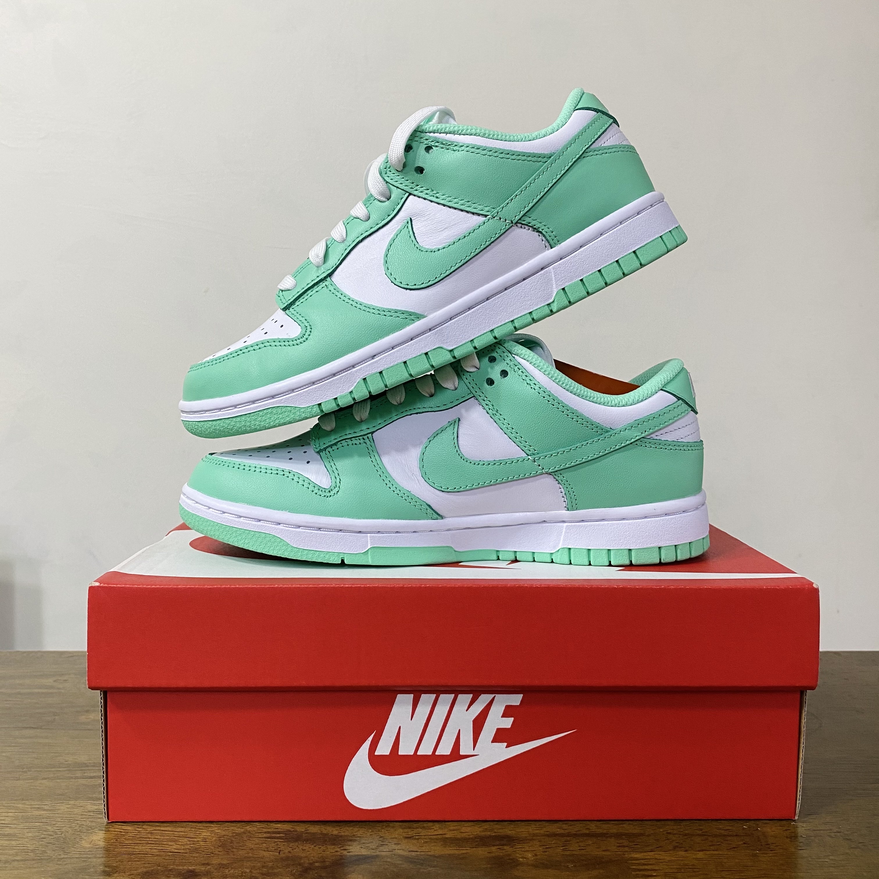 (W) Nike Dunk Low Green Glow 착용 스타일