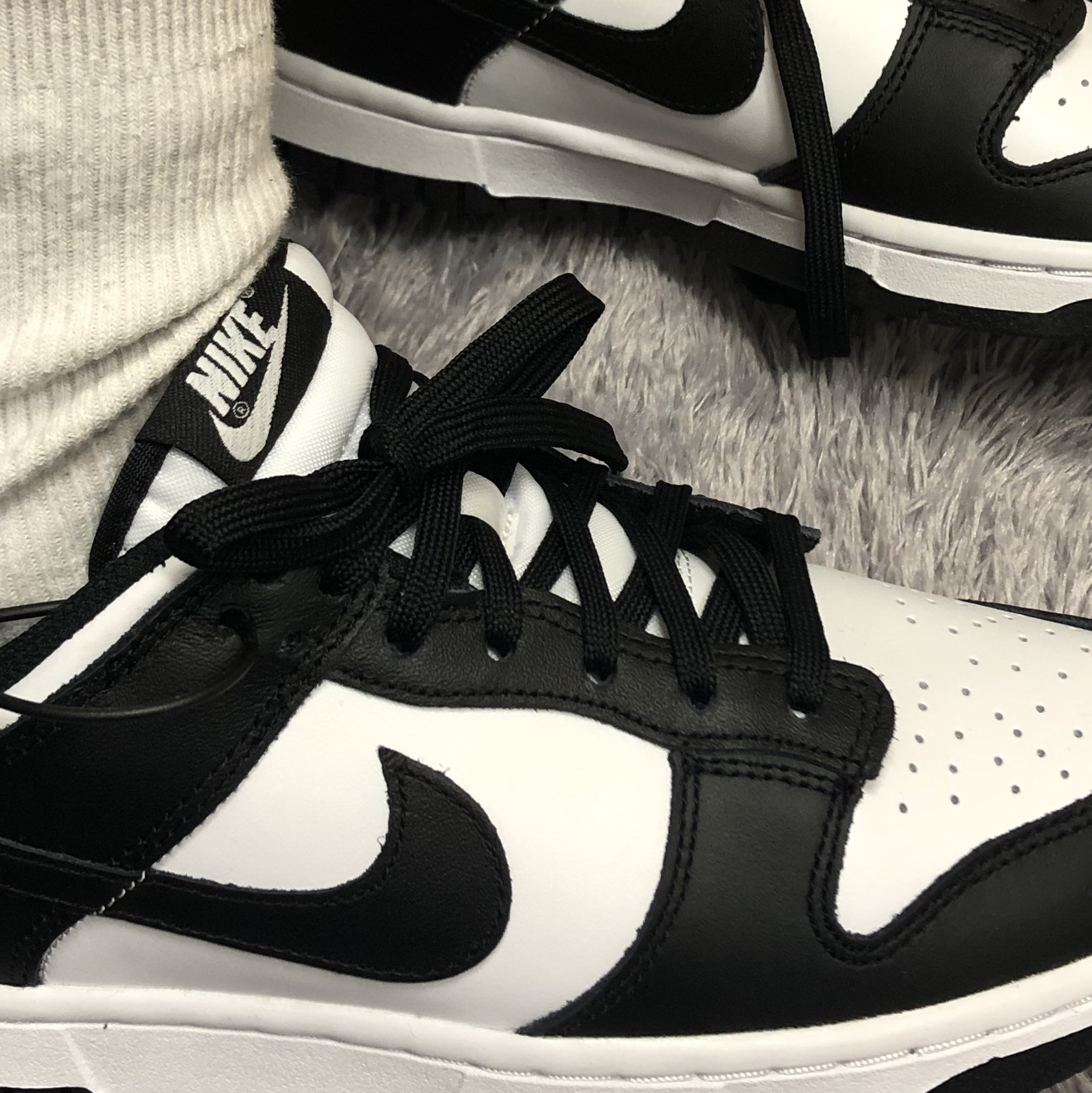 (W) Nike Dunk Low Black, Nike Dunk Low Retro Black 착용 스타일 - 2