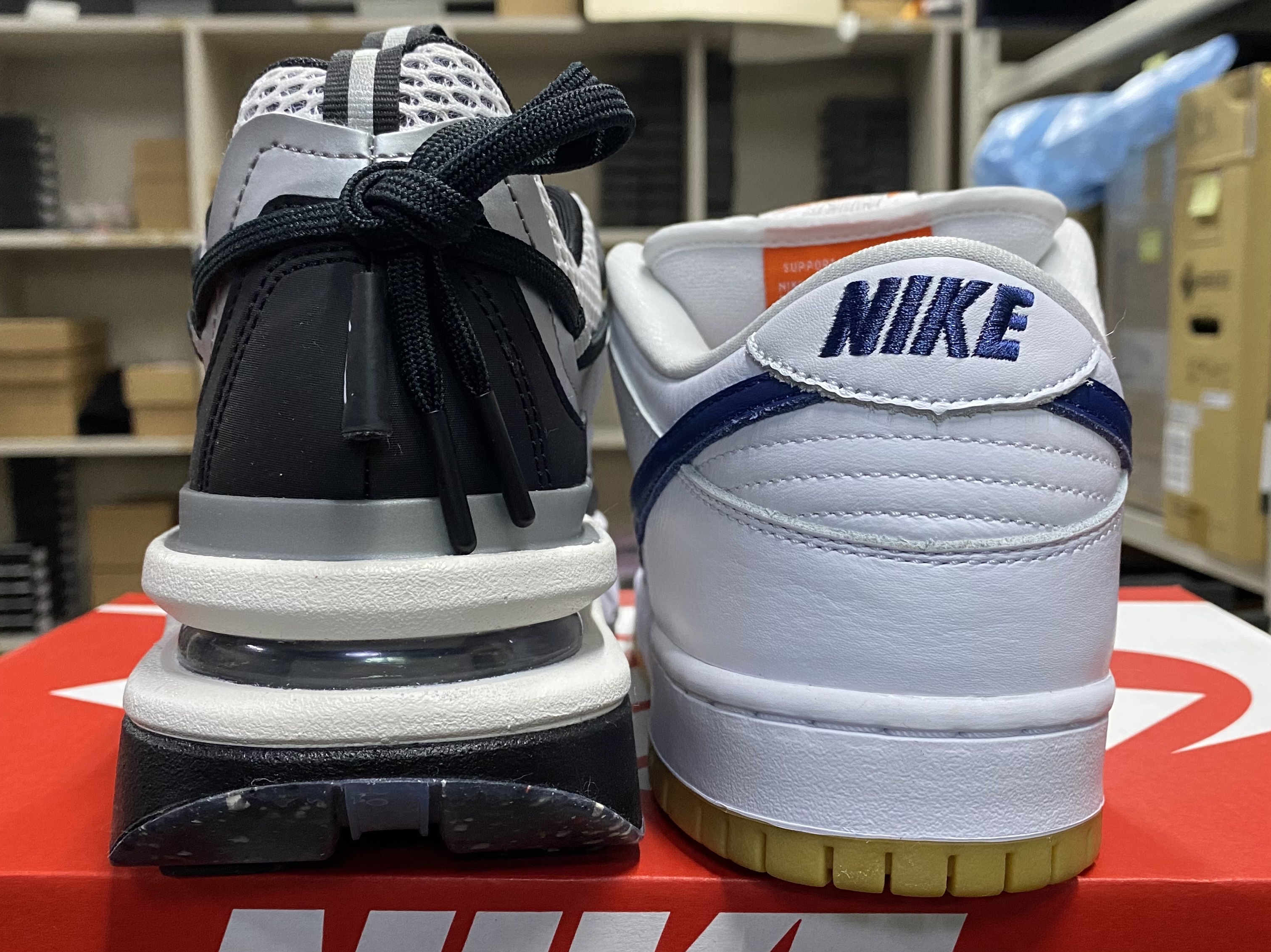 (W) Nike Air Max Furyosa Silver and Black 착용 스타일 - 2