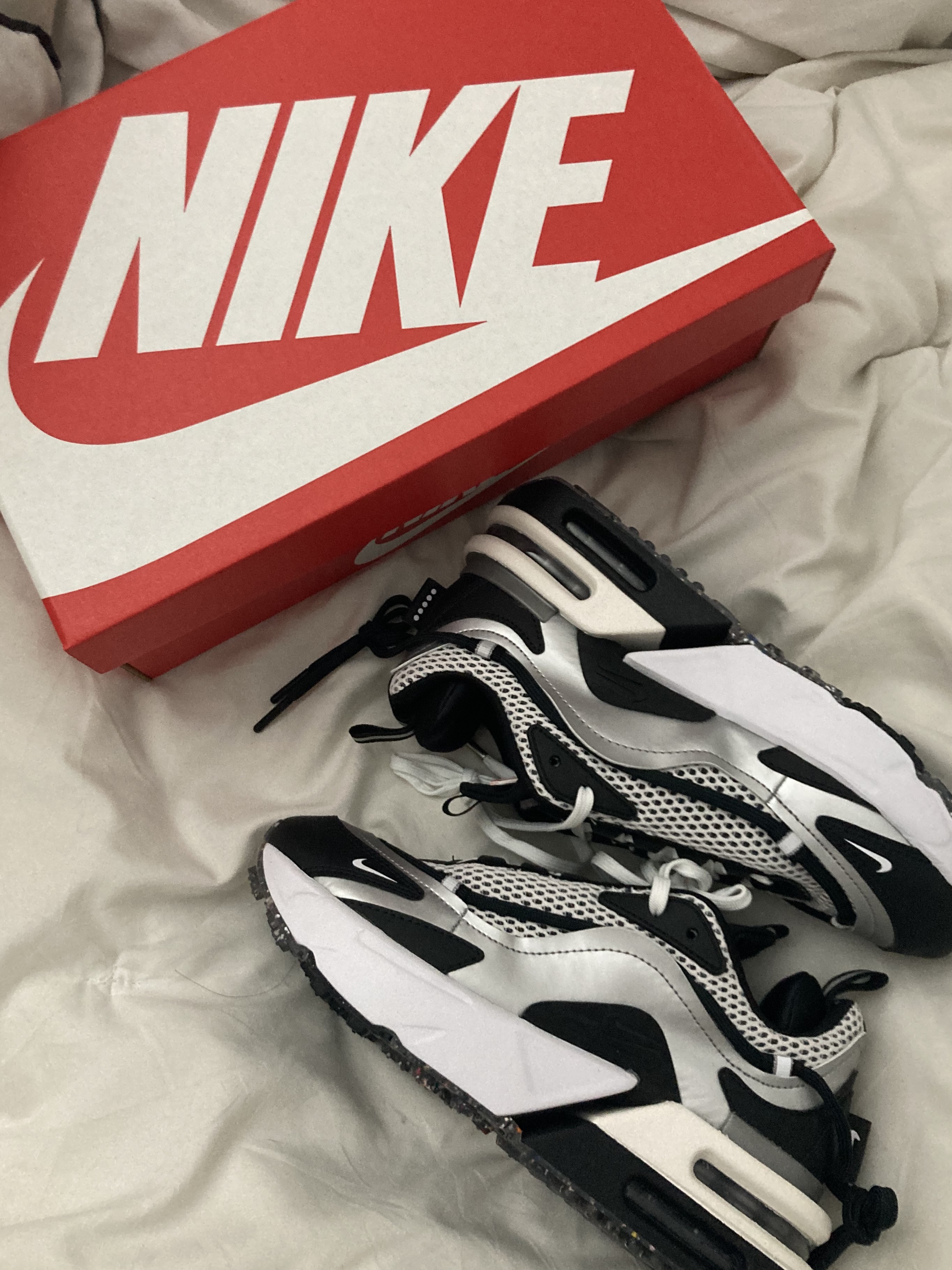 (W) Nike Air Max Furyosa Silver and Black 착용 스타일