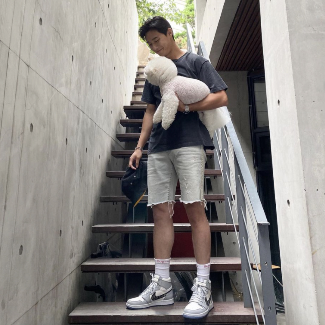Jordan 1 x Dior High OG 착용 스타일 - 3