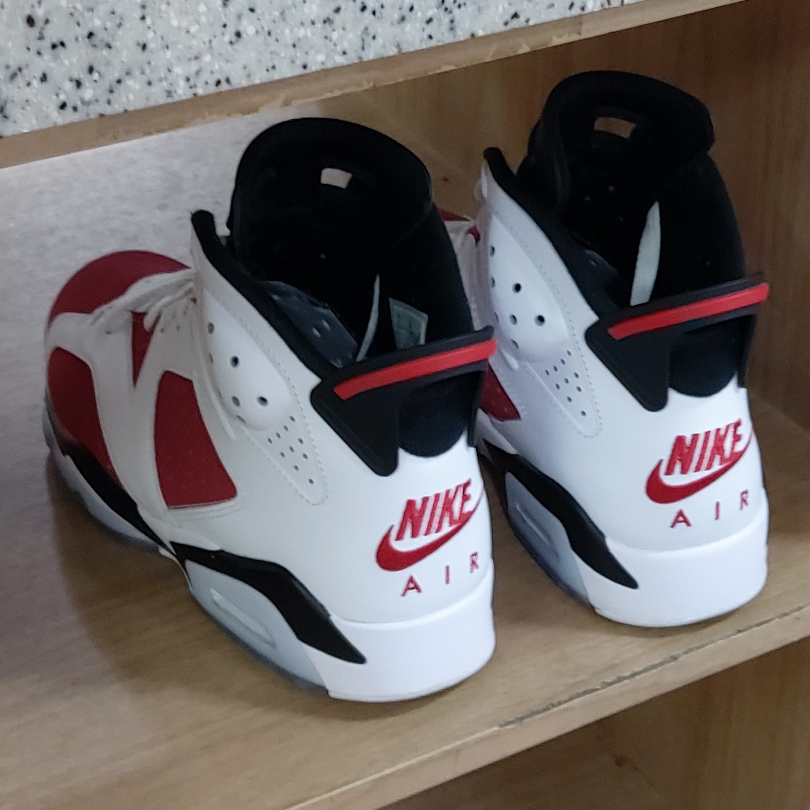 Jordan 6 Retro Carmine 2021 착용 스타일 - 1