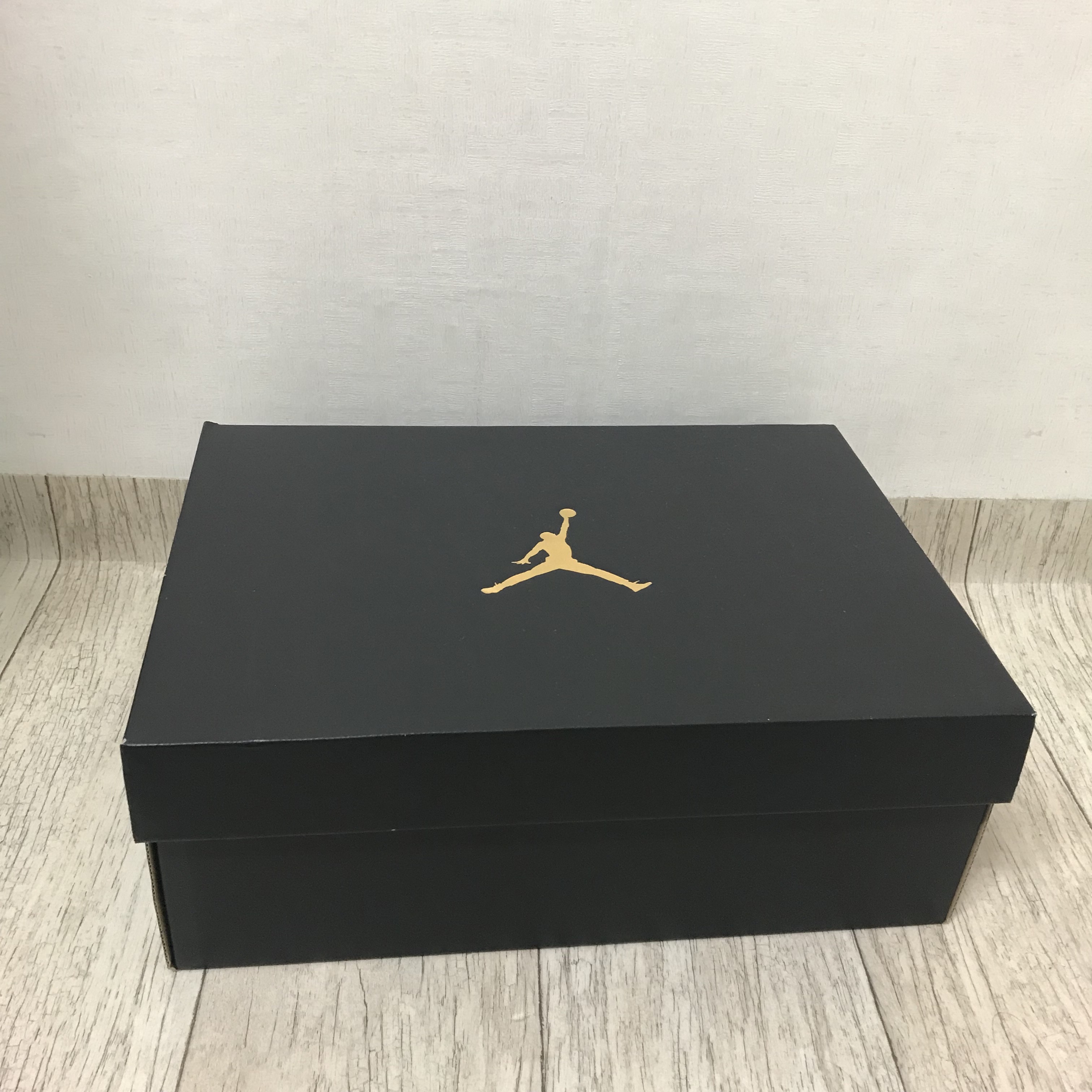 Jordan 1 Mid Gym Red Black White 착용 스타일 - 1