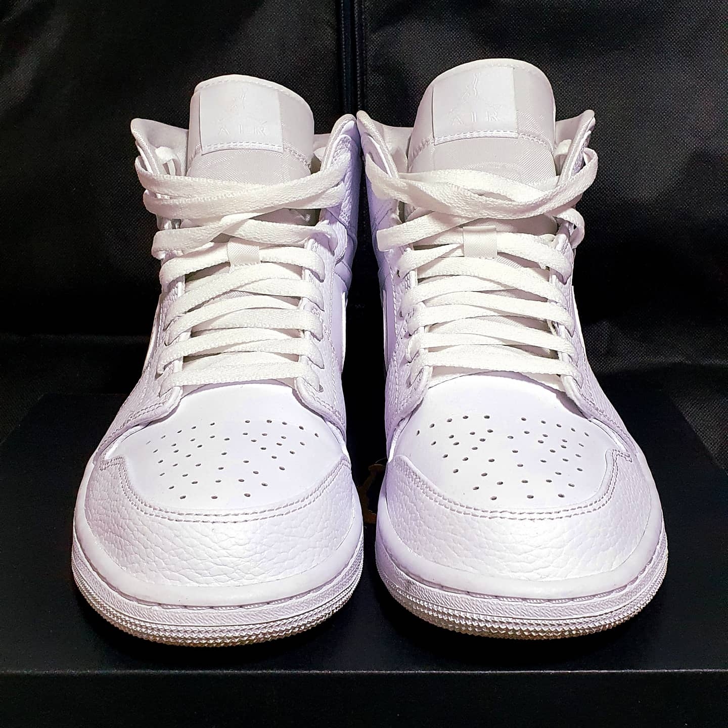 Jordan 1 Mid Triple White 착용 스타일 - 2