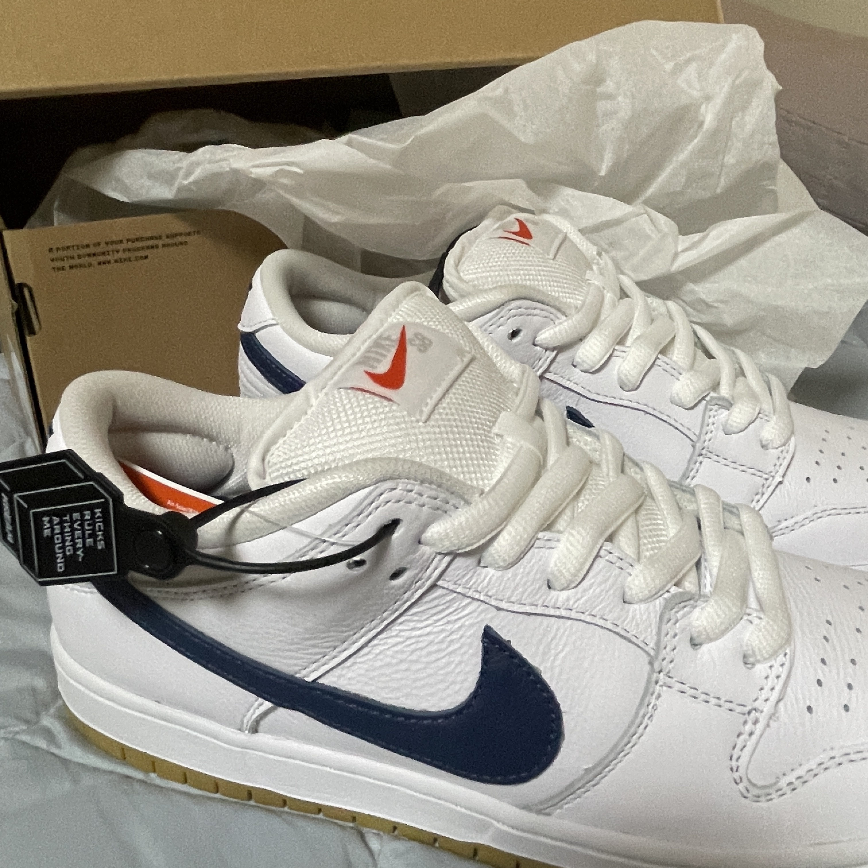 Nike SB Dunk Low Pro ISO Orange Label White Navy 착용 스타일