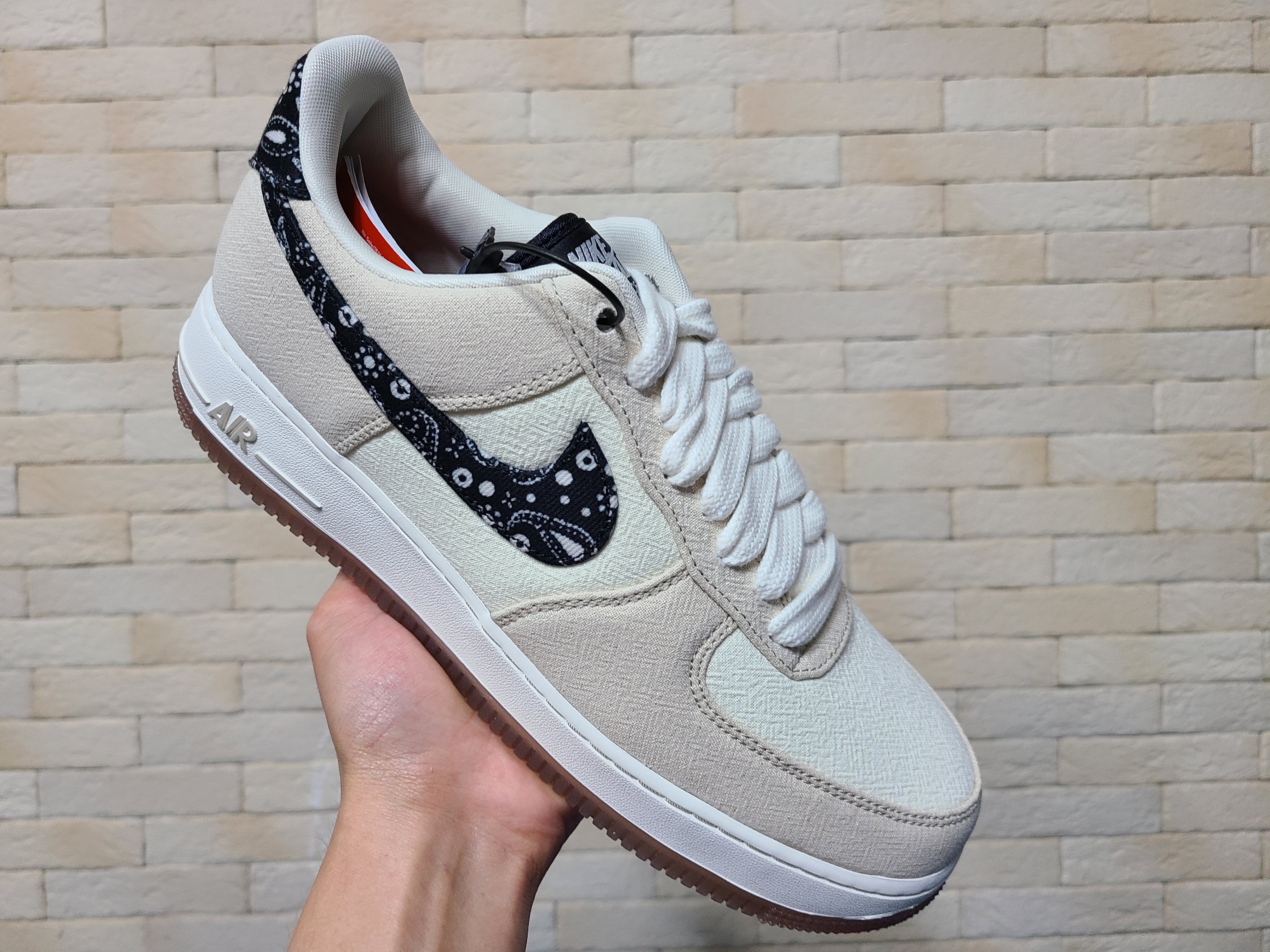 Nike Air Force 1 '07 LV8 Paisley Swoosh 착용 스타일 - 5