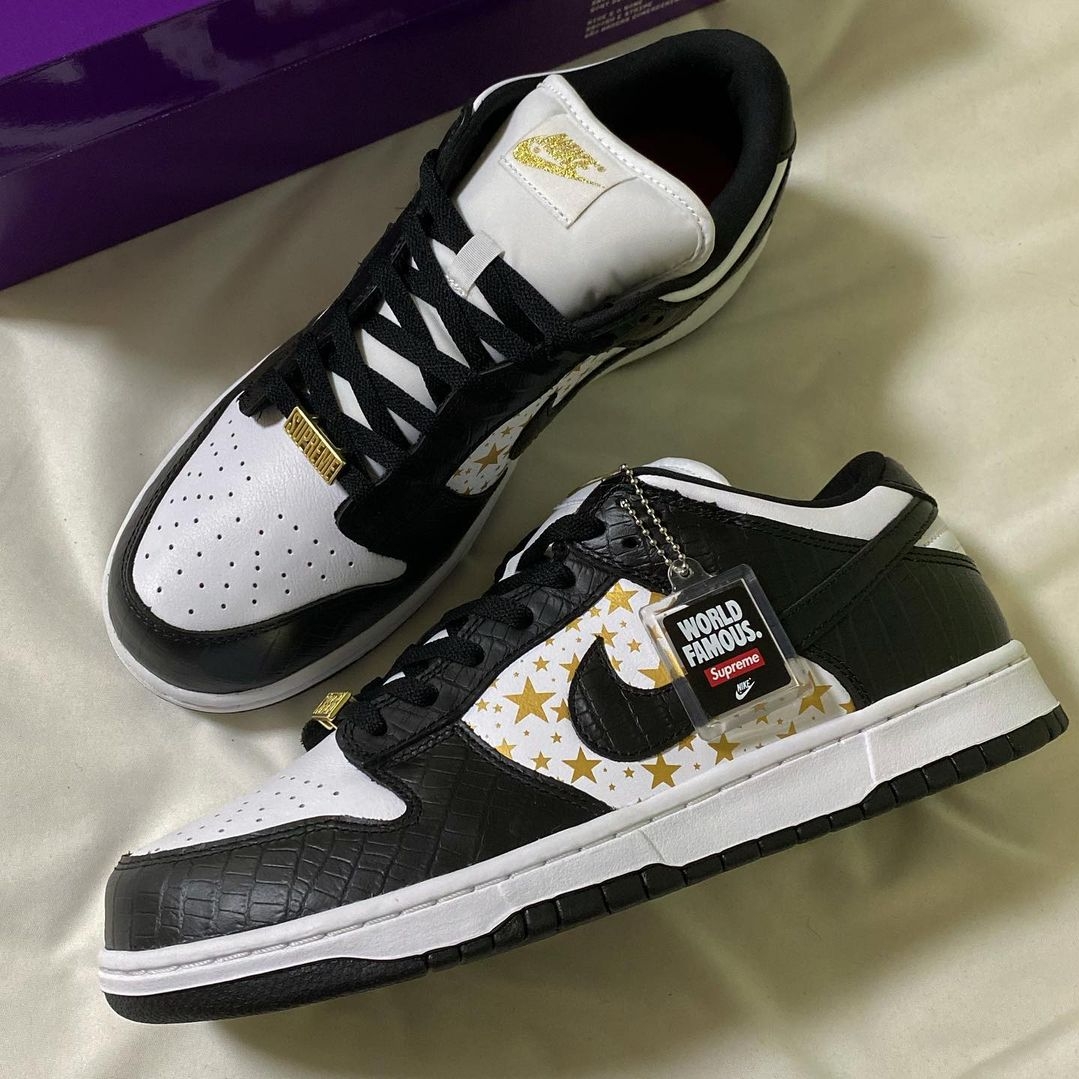 Nike x Supreme SB Dunk Low Black 착용 스타일
