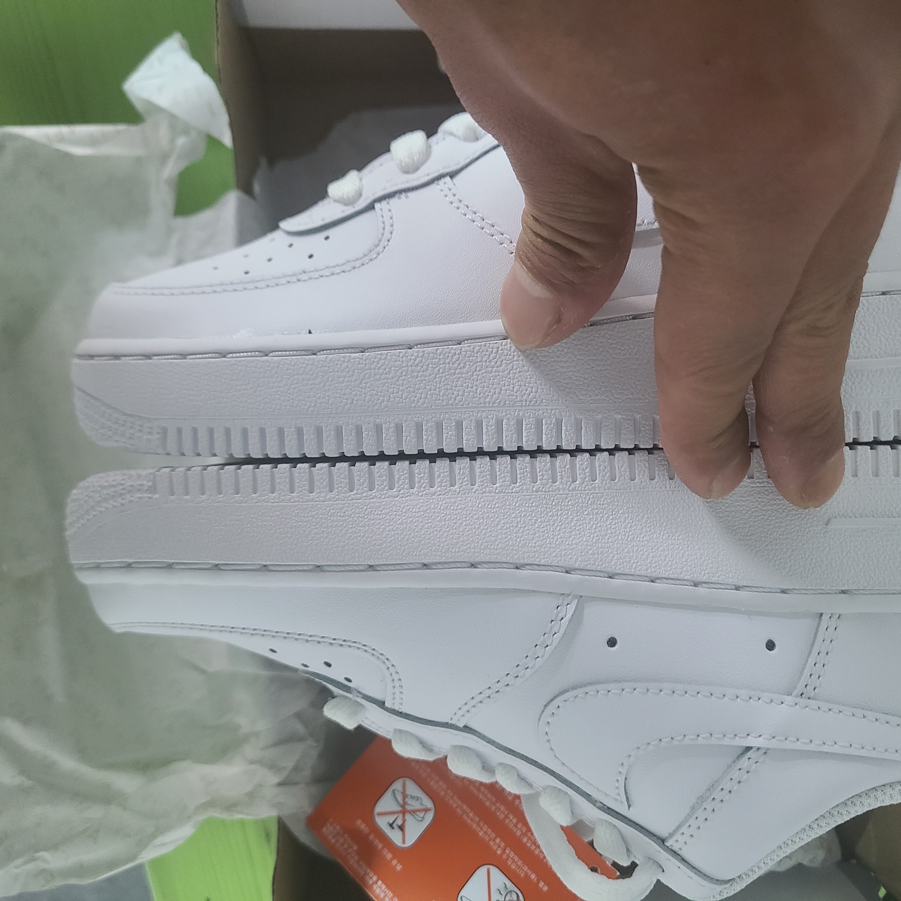 (W) Nike Air Force 1 '07 Low White, (GS) Nike Air Force 1 LE White 착용 스타일