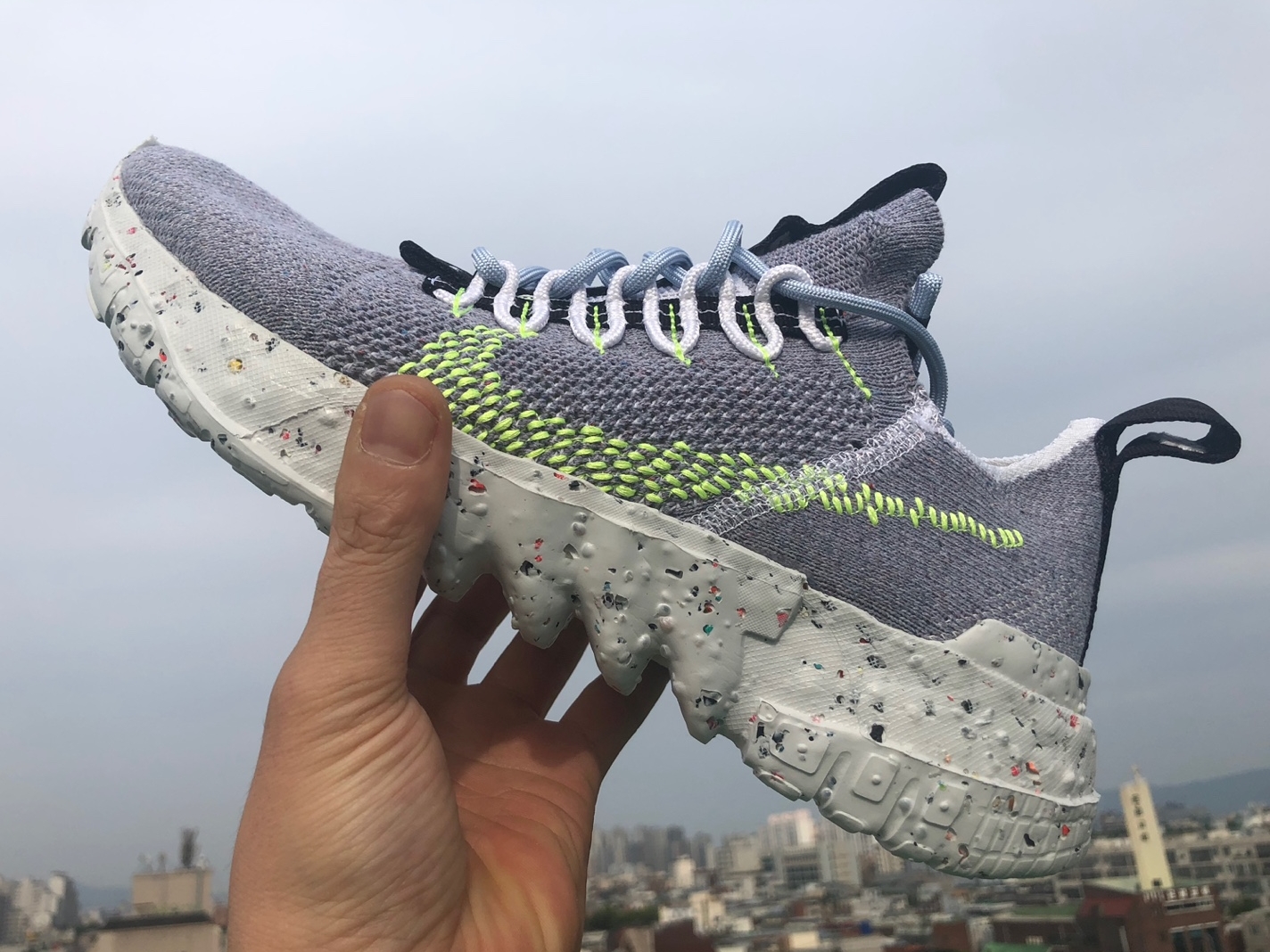 Nike Space Hippie 01 Volt 착용 스타일