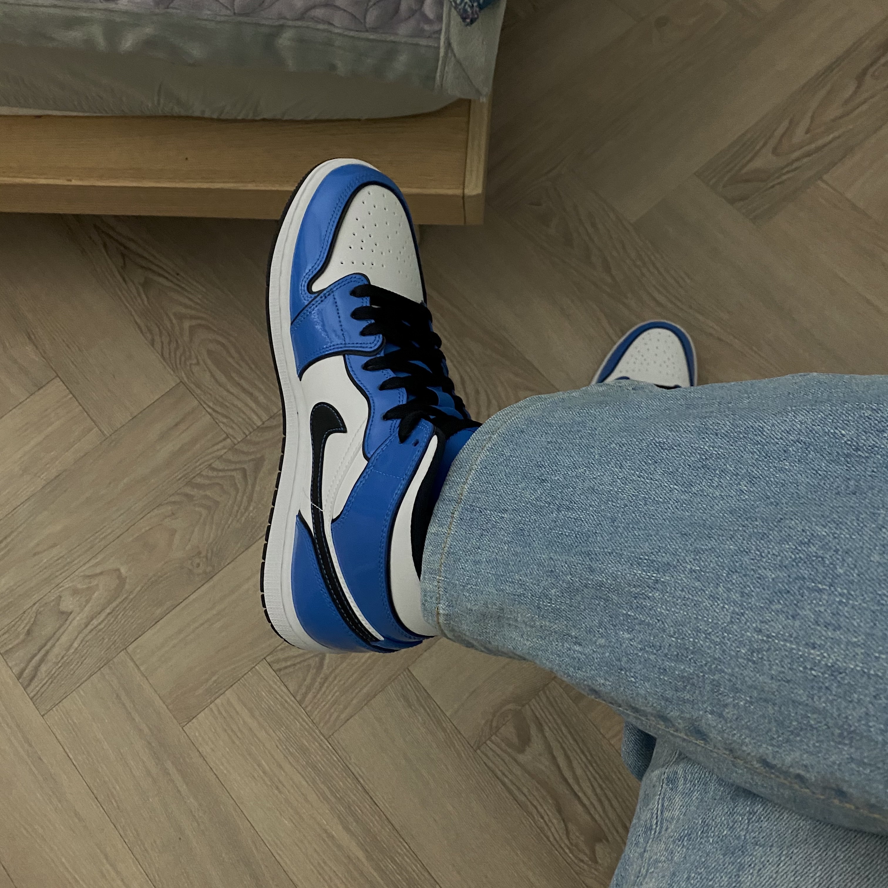Jordan 1 Mid SE Signal Blue 착용 스타일 - 1