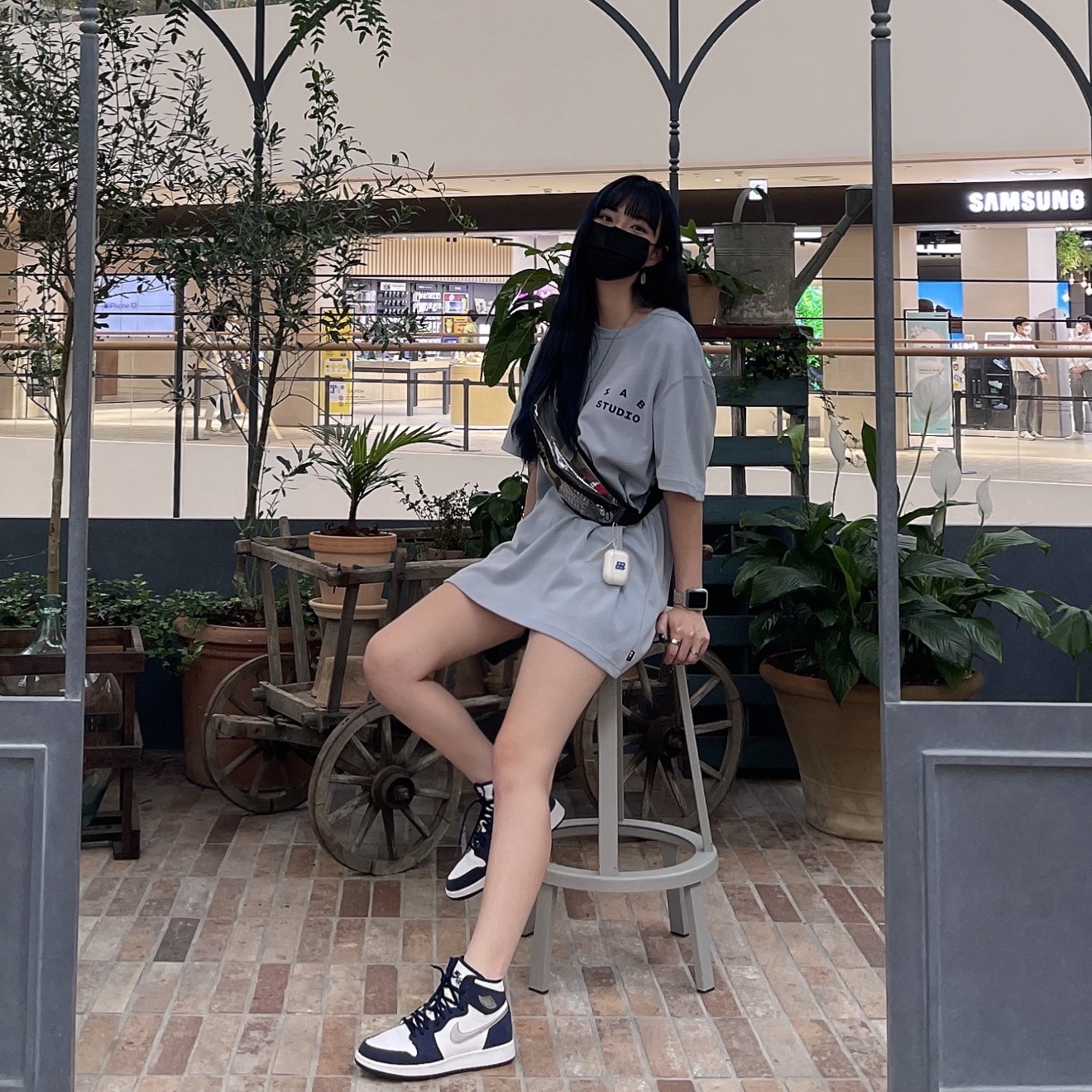 IAB Studio T-Shirt Ash Blue - 21SS, Jordan 1 Retro High OG CO.JP Midnight Navy 착용 스타일 - 1