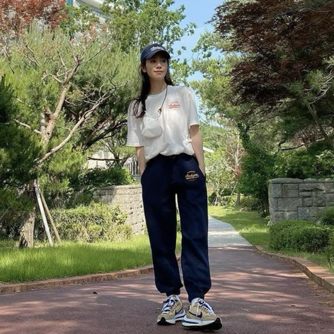 Nike x Sacai VaporWaffle Sesame and Blue Void 착용 스타일 - 2