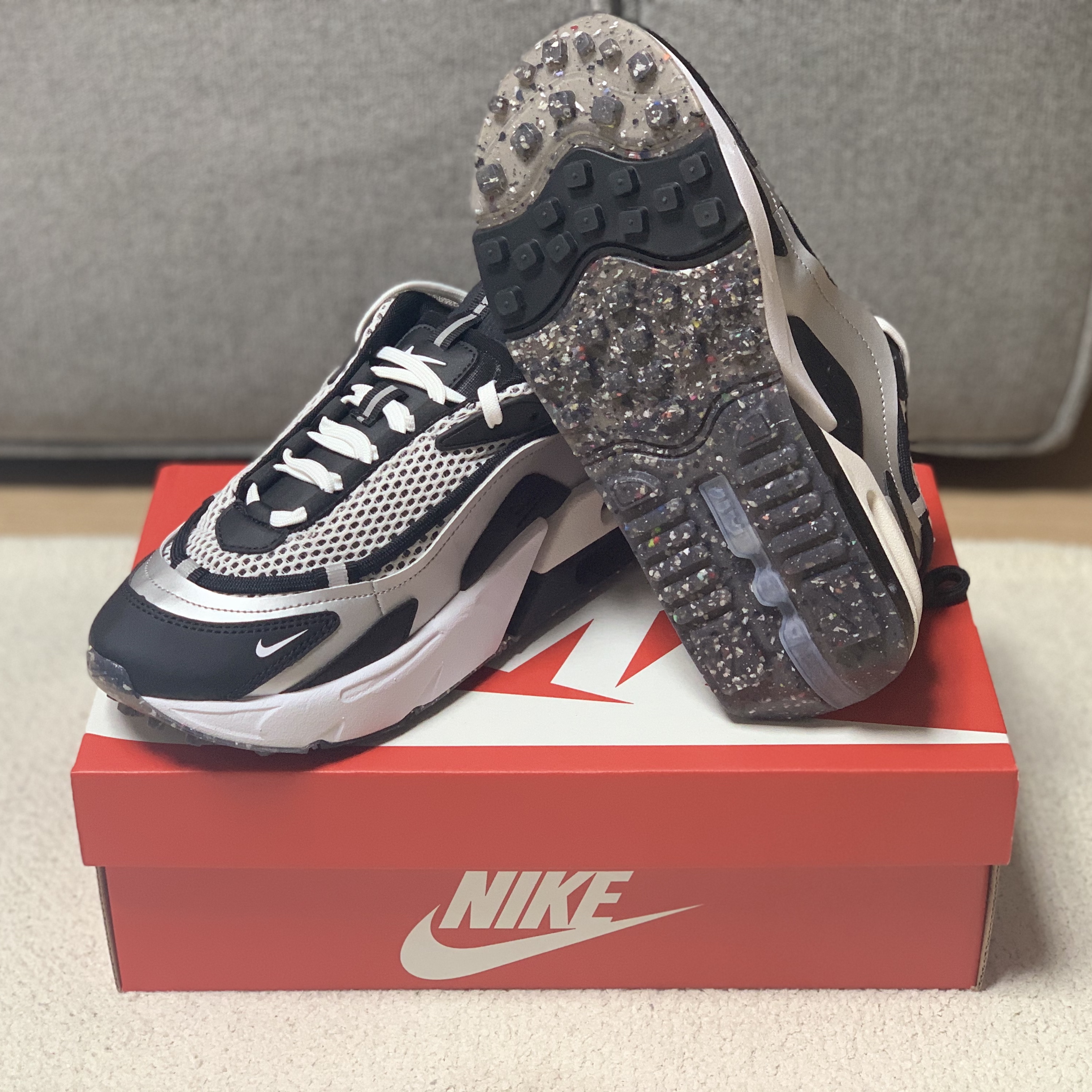 (W) Nike Air Max Furyosa Silver and Black 착용 스타일 - 4