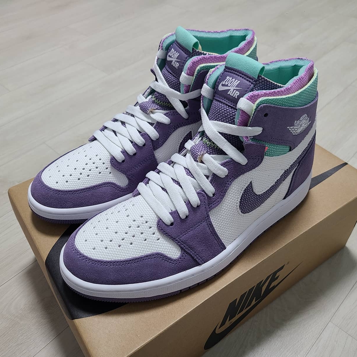 Jordan 1 Zoom Air CMFT Tropical Twist 착용 스타일 - 2