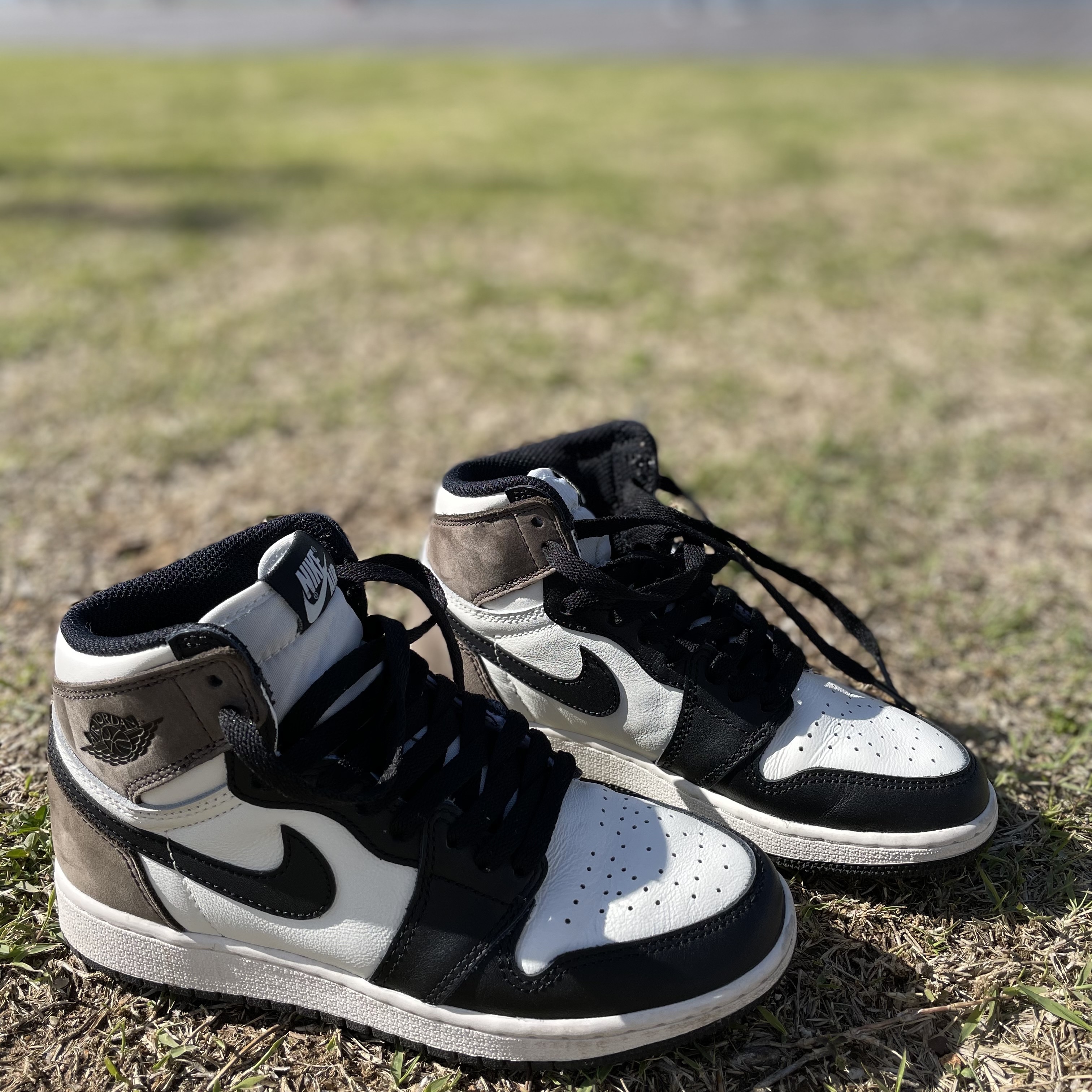 Jordan 1 Retro High OG Black Mocha, (GS) Jordan 1 Retro High OG Black Mocha 착용 스타일 - 2