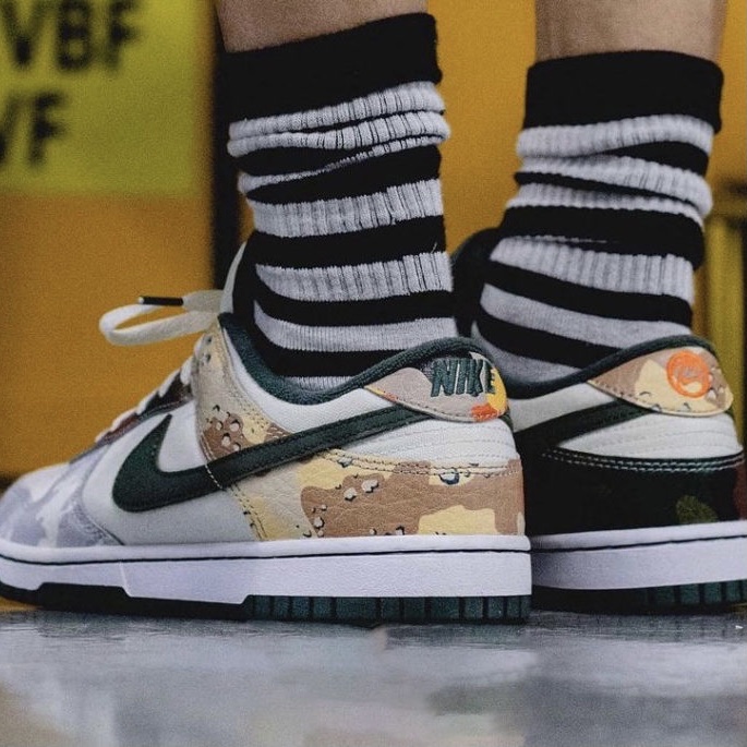 Nike Dunk Low SE Sail Multi Camo 착용 스타일 - 4