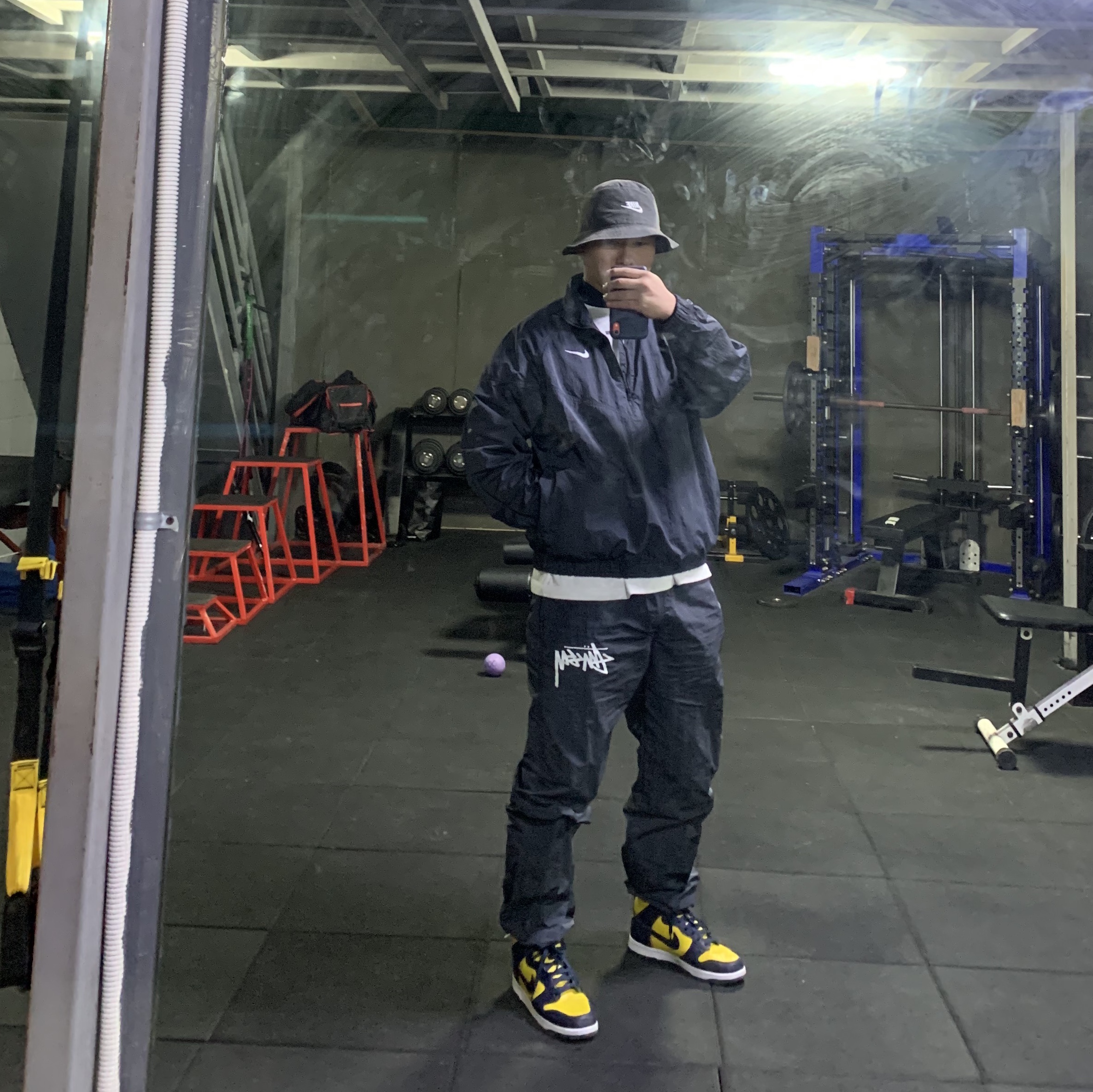 Nike Dunk High SP Maize & Blue, Nike x Stussy Windrunner Jacket Off Noir 착용 스타일