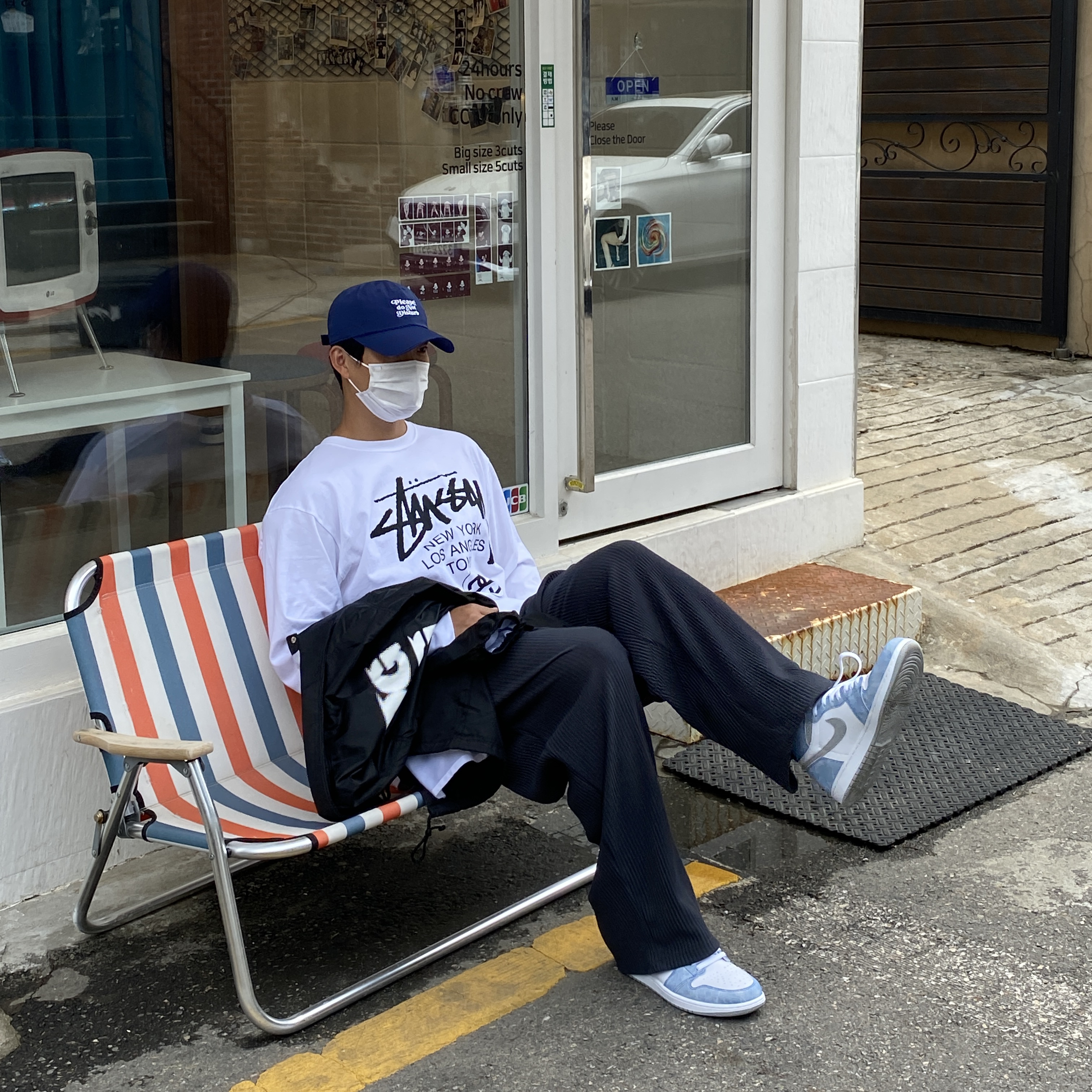 Jordan 1 Retro High OG Hyper Royal 착용 스타일