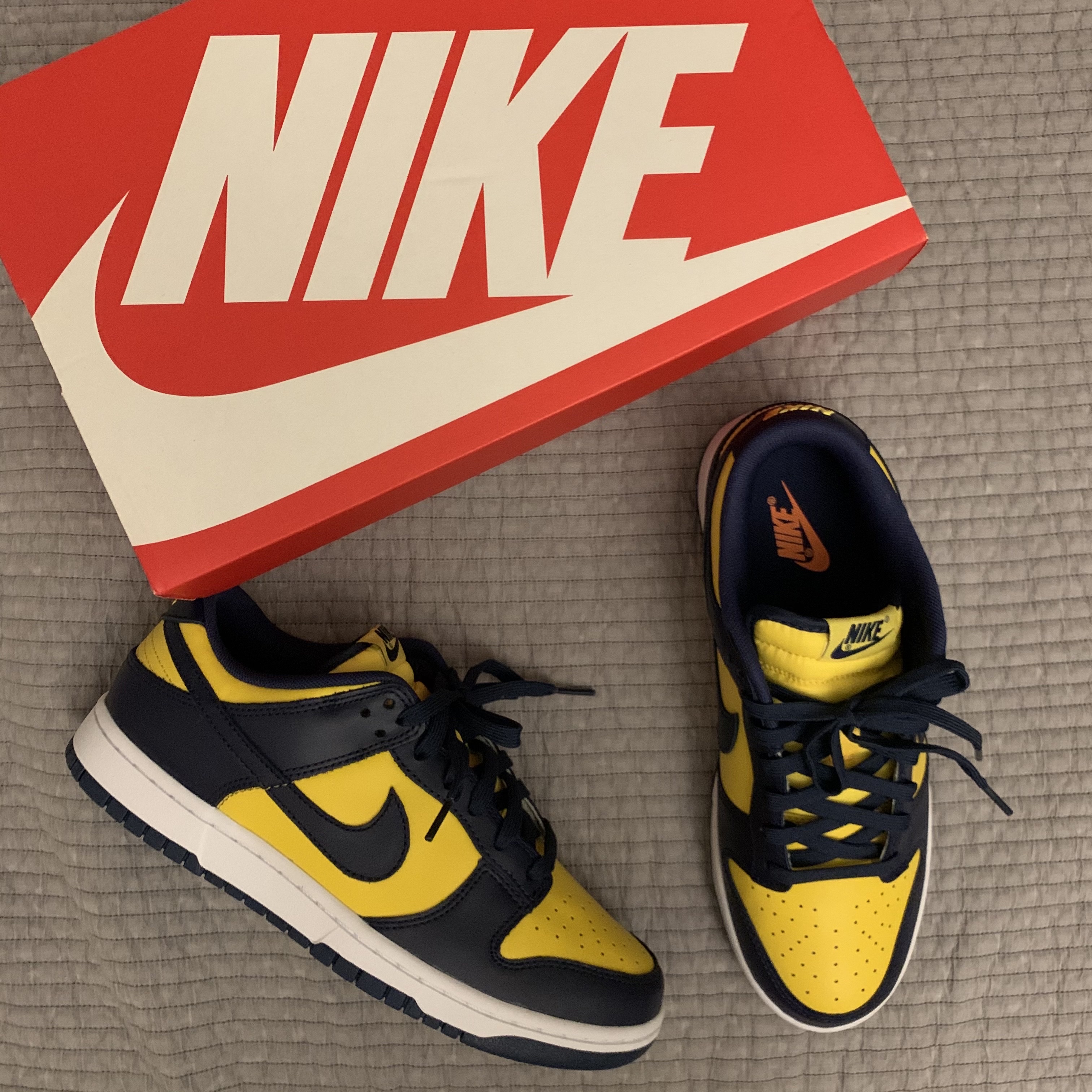 Nike Dunk Low Retro Varsity Maize 착용 스타일
