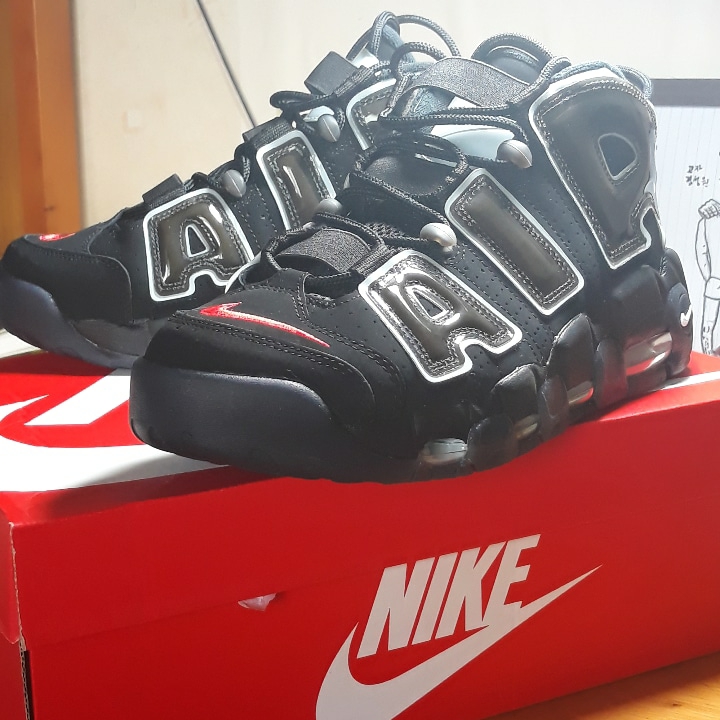 Nike Air More Uptempo 96 Maximum Volume 착용 스타일 - 1