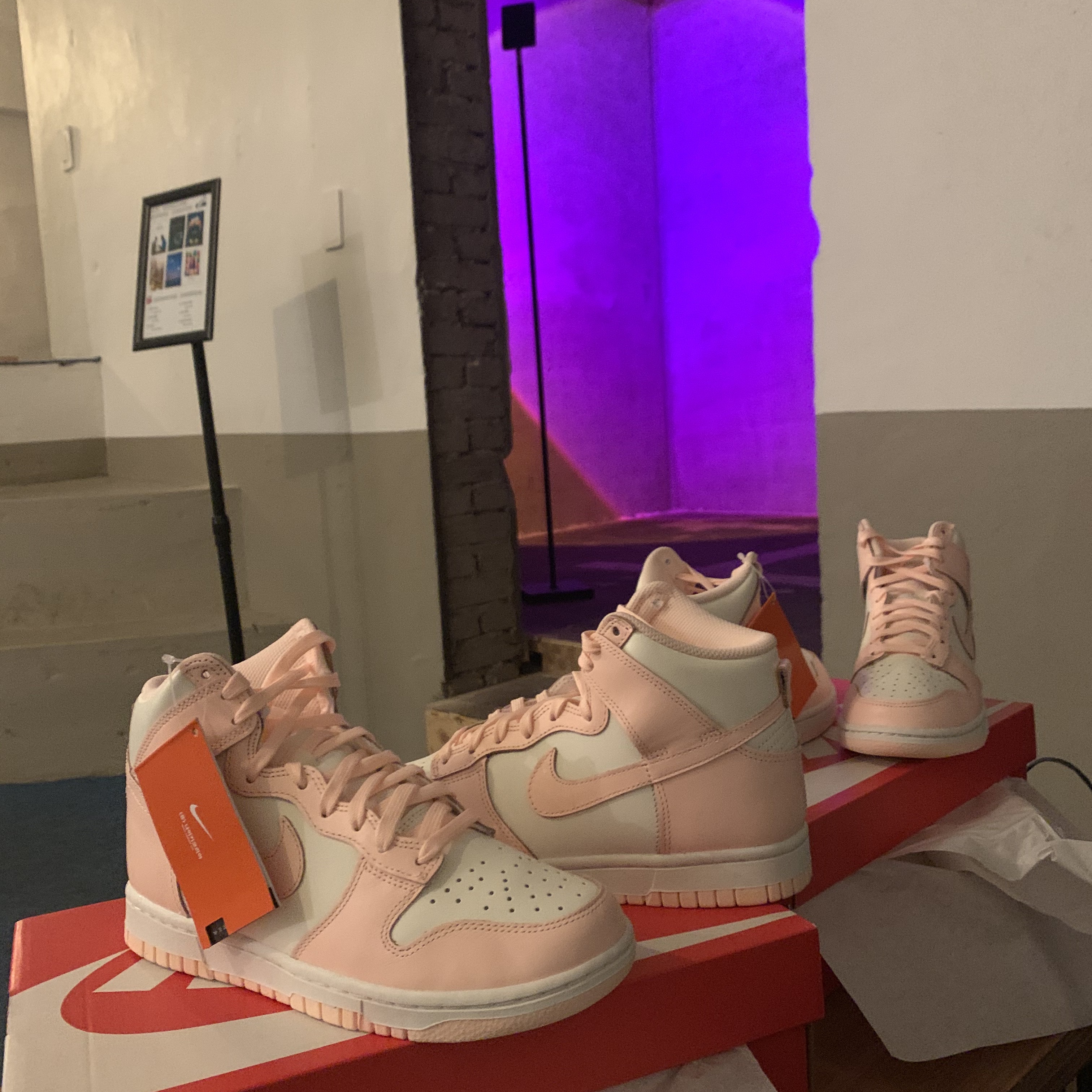 (W) Nike Dunk High Crimson Tint 착용 스타일