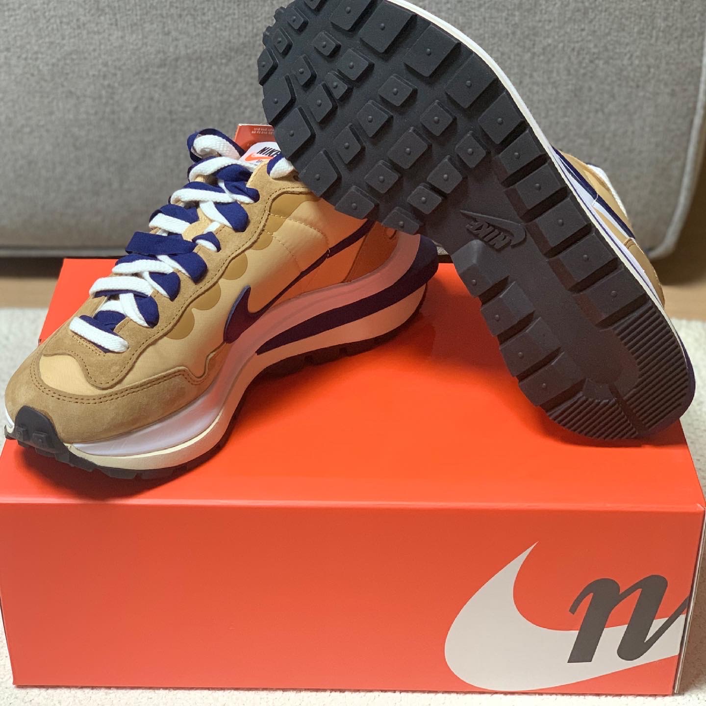 Nike x Sacai VaporWaffle Sesame and Blue Void 착용 스타일 - 4