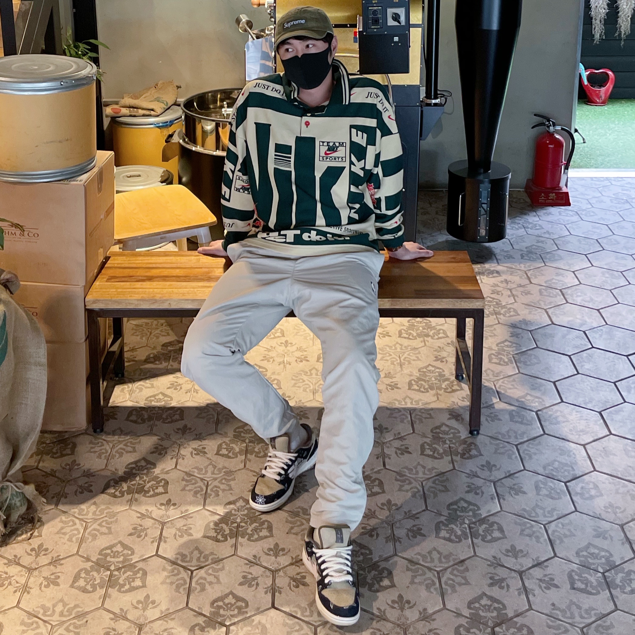 Nike x Cactus Plant Flea Market Long Sleeve Polo Natural - Asia, Nike x Fear of God Warm Up Pants String 착용 스타일