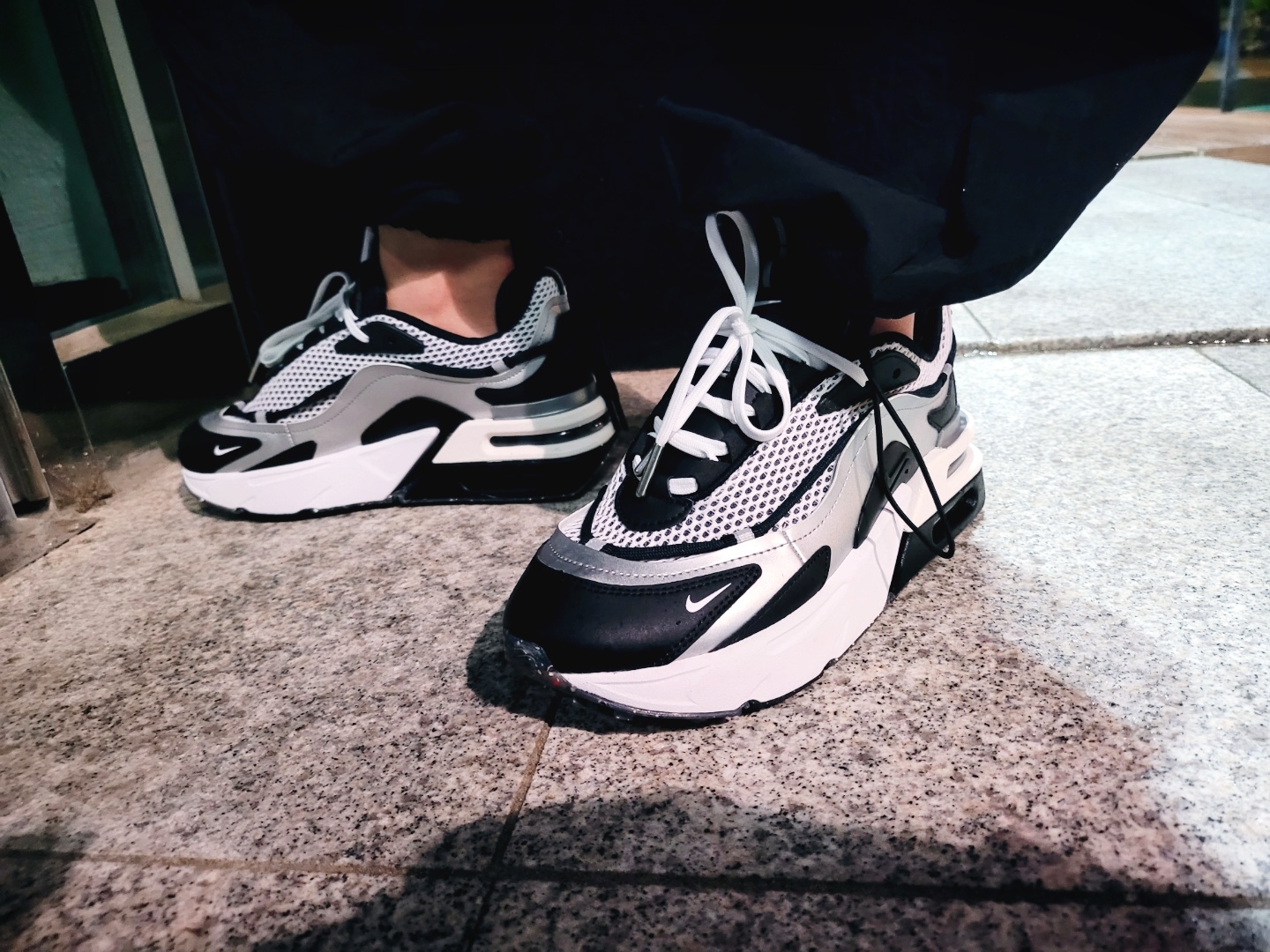 (W) Nike Air Max Furyosa Silver and Black 착용 스타일