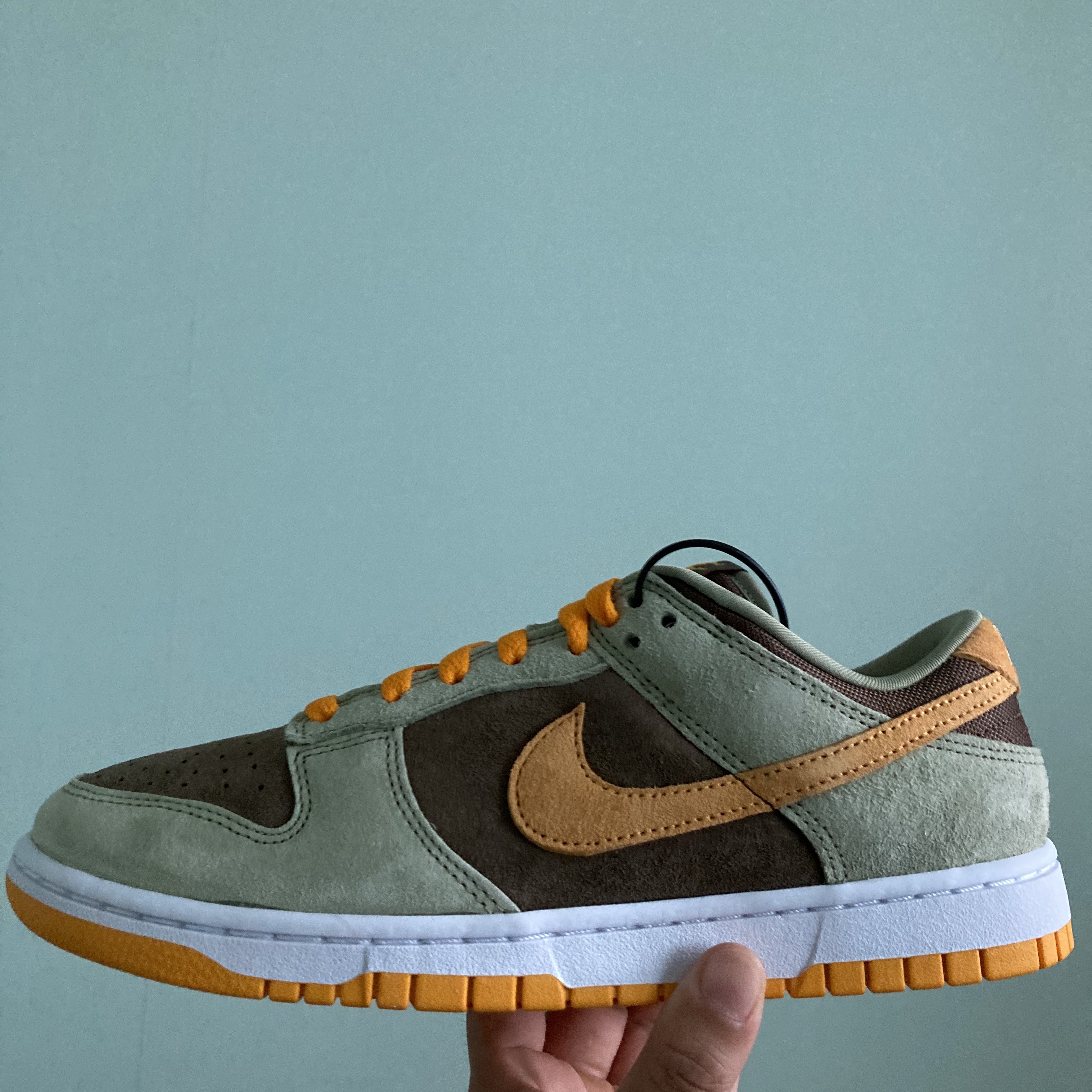 Nike Dunk Low SE Dusty Olive 착용 스타일