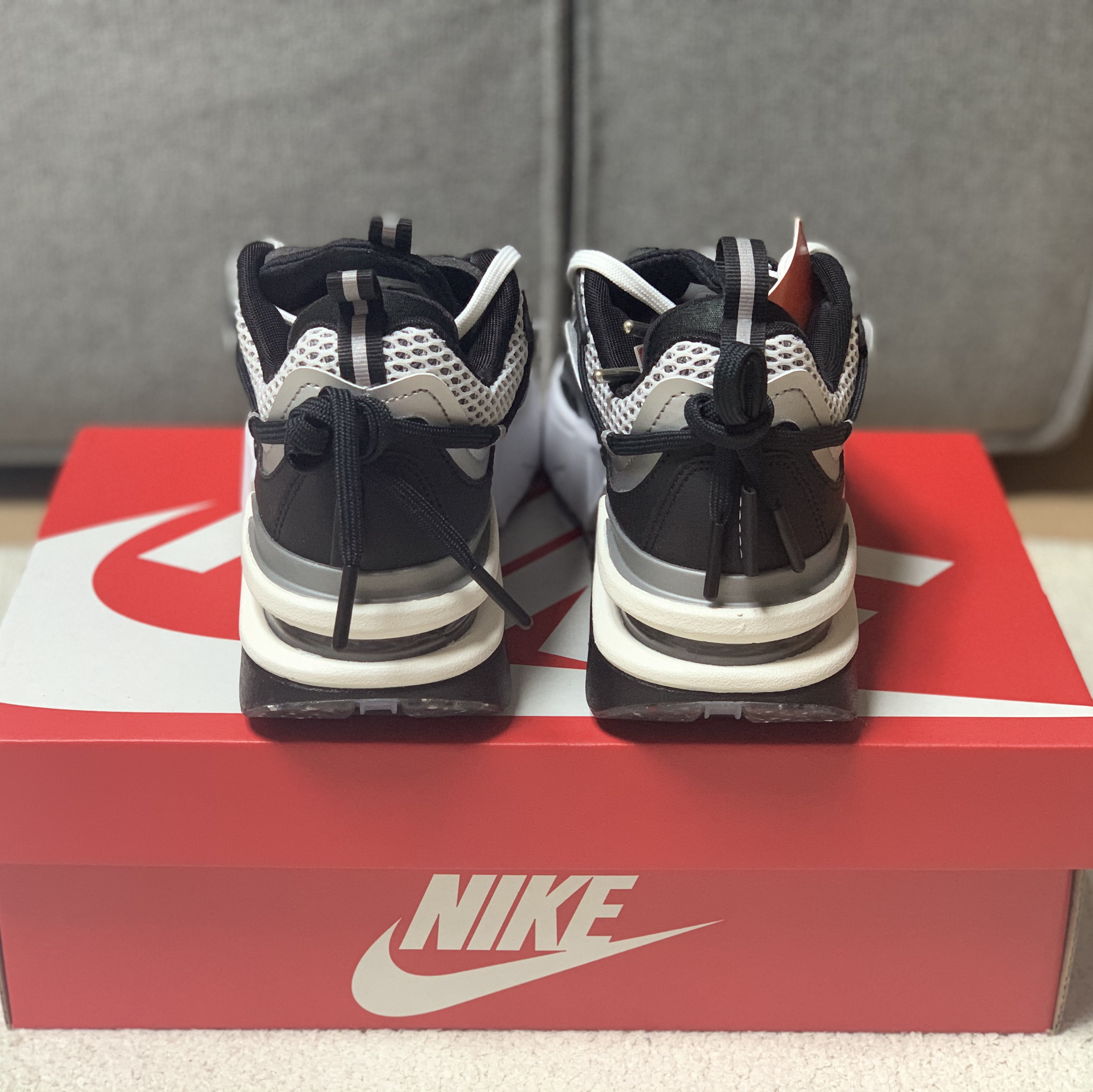 (W) Nike Air Max Furyosa Silver and Black 착용 스타일 - 3