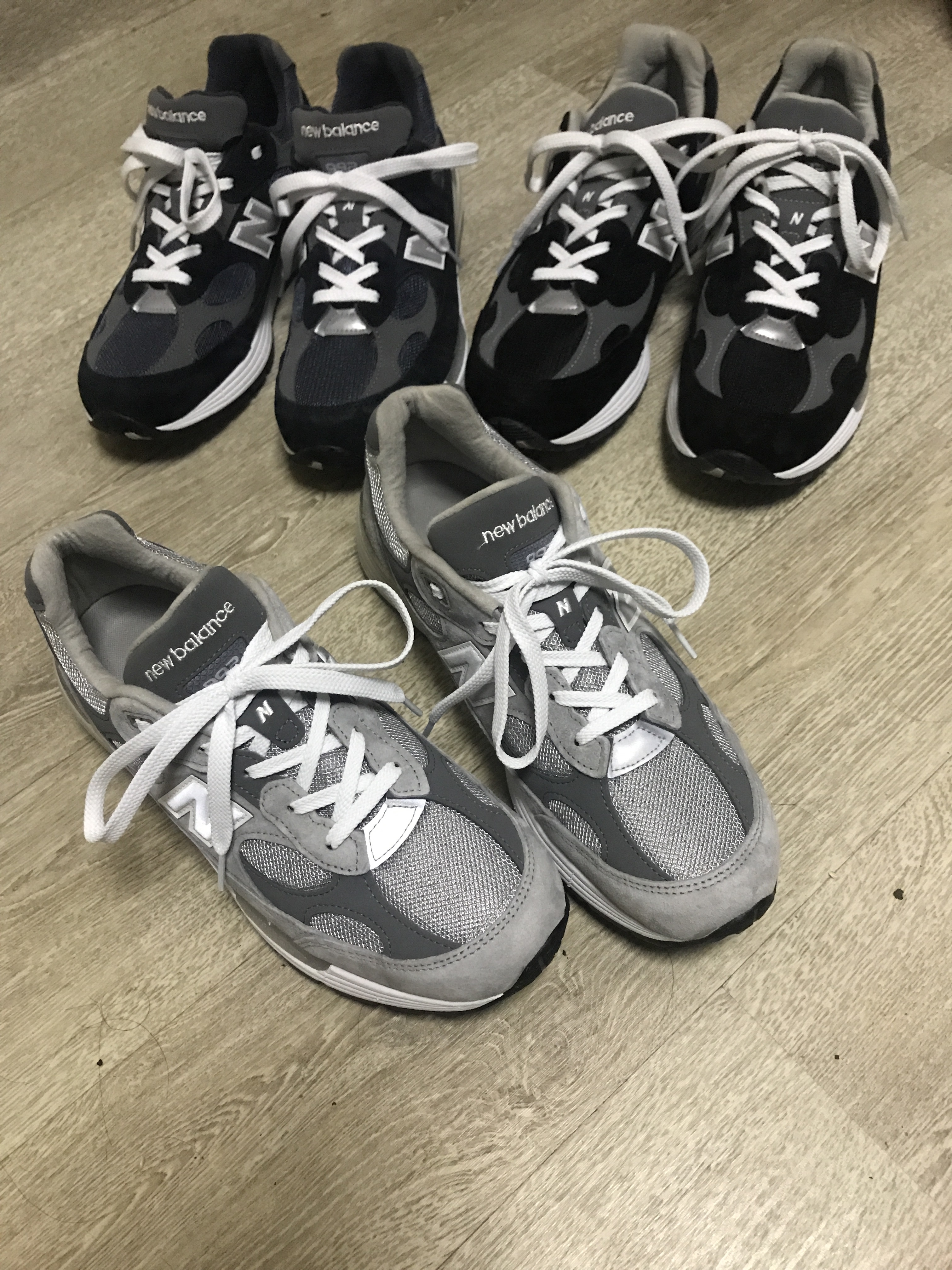 New Balance 992 Made in USA Grey - D Standard, New Balance 992 Made in USA Black Grey 착용 스타일 - 2