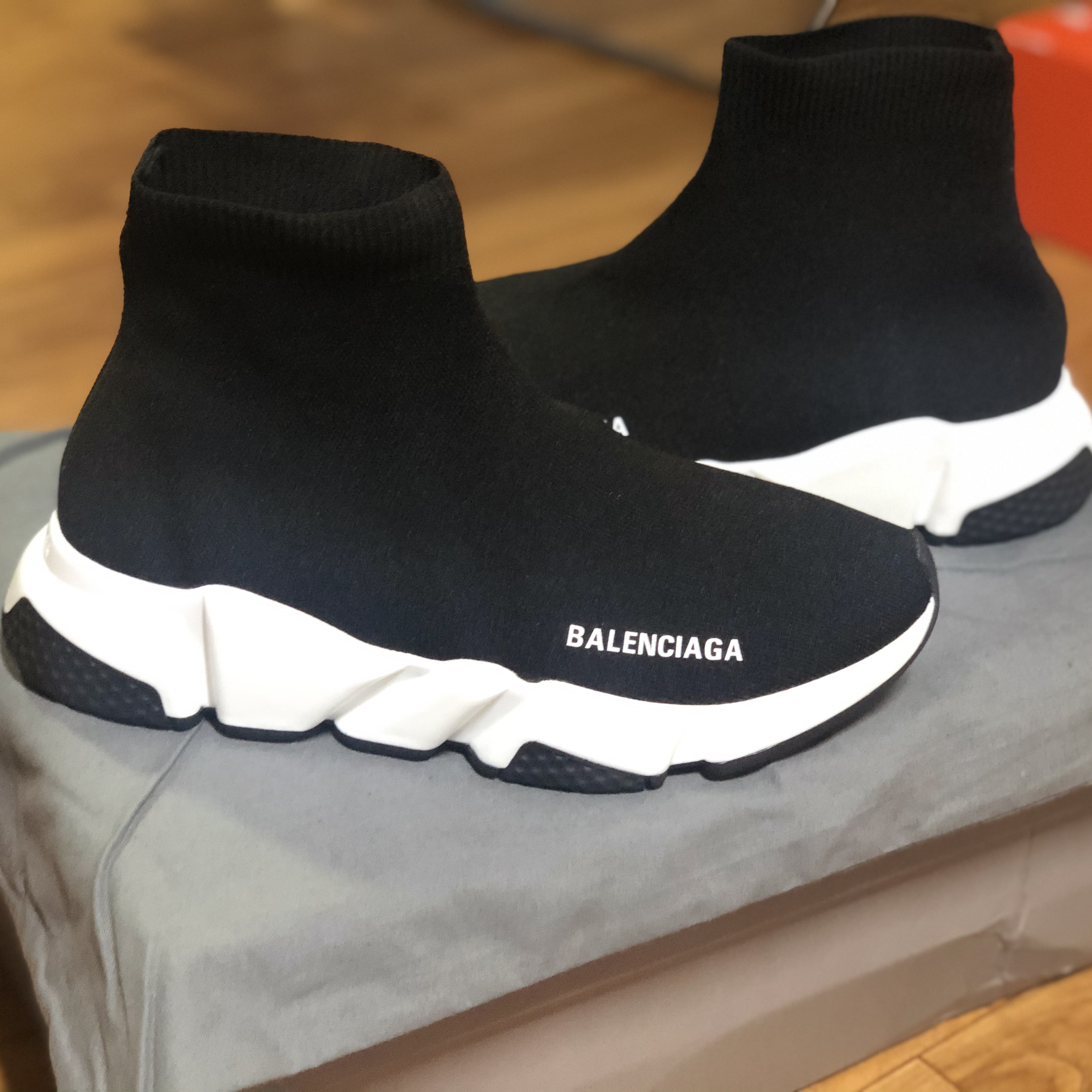 Balenciaga Speed Trainer Black White 2019 착용 스타일