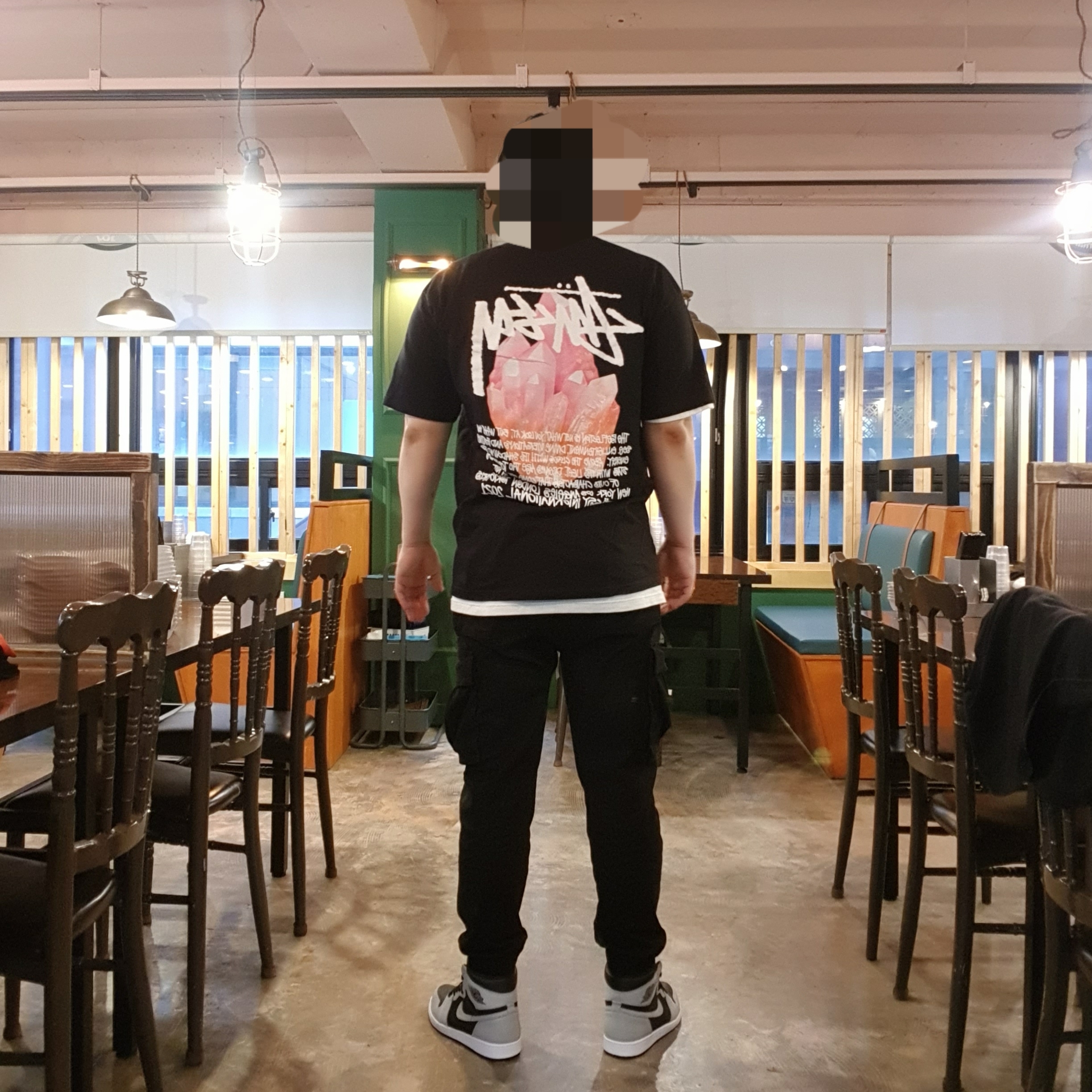 Jordan 1 Retro High OG Shadow 2.0, Stussy Reflection T-Shirt Black 착용 스타일 - 3