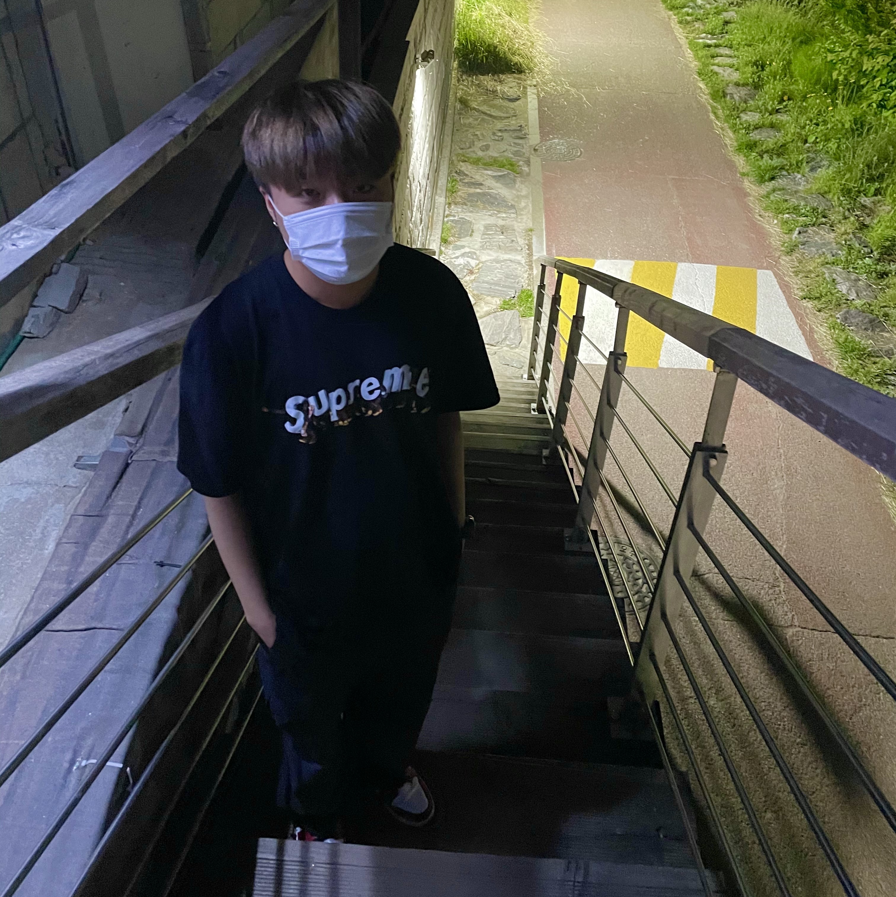 Supreme Apes T-Shirt Black - 21SS 착용 스타일