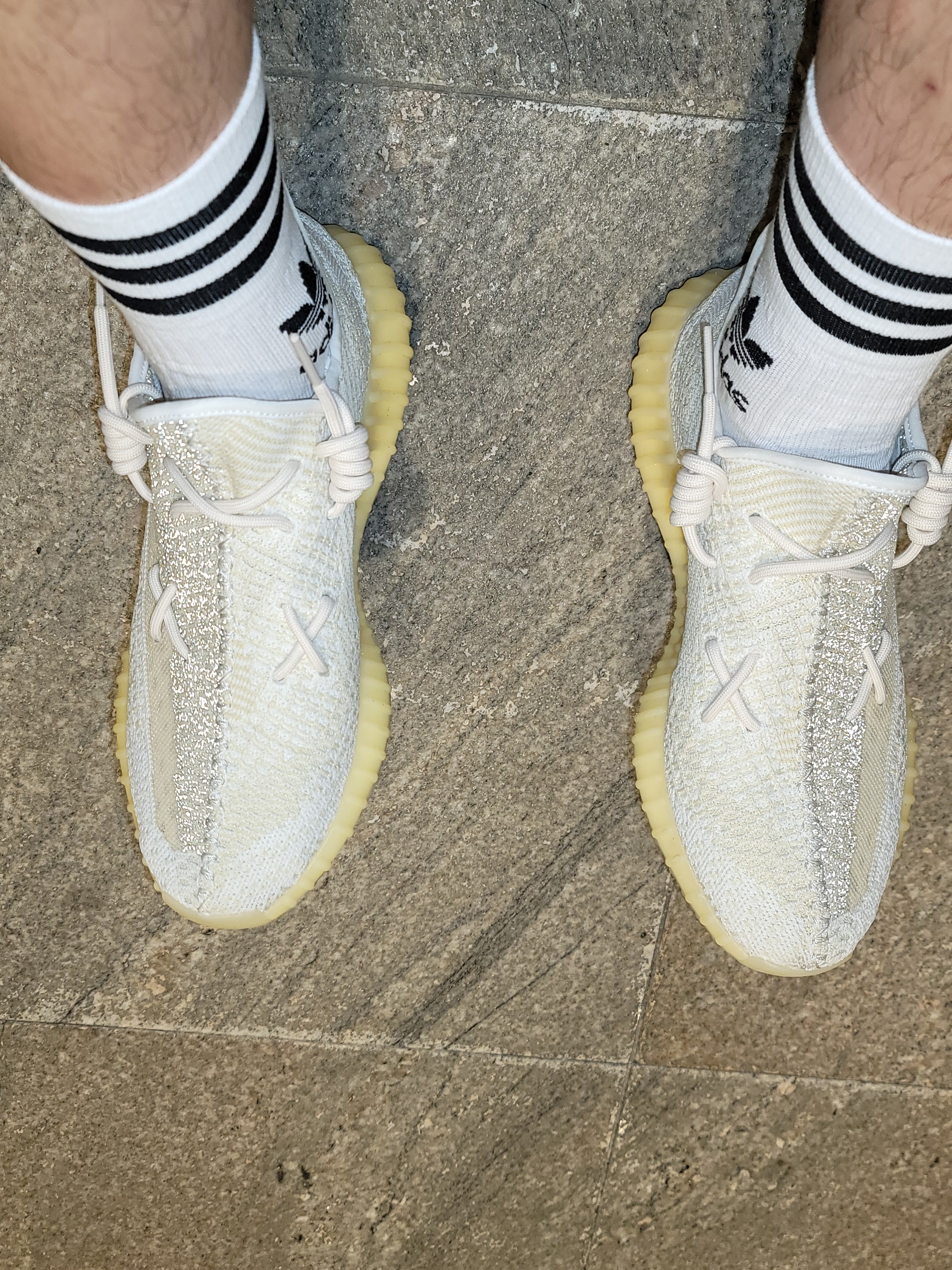 Adidas Yeezy Boost 350 V2 Natural 착용 스타일