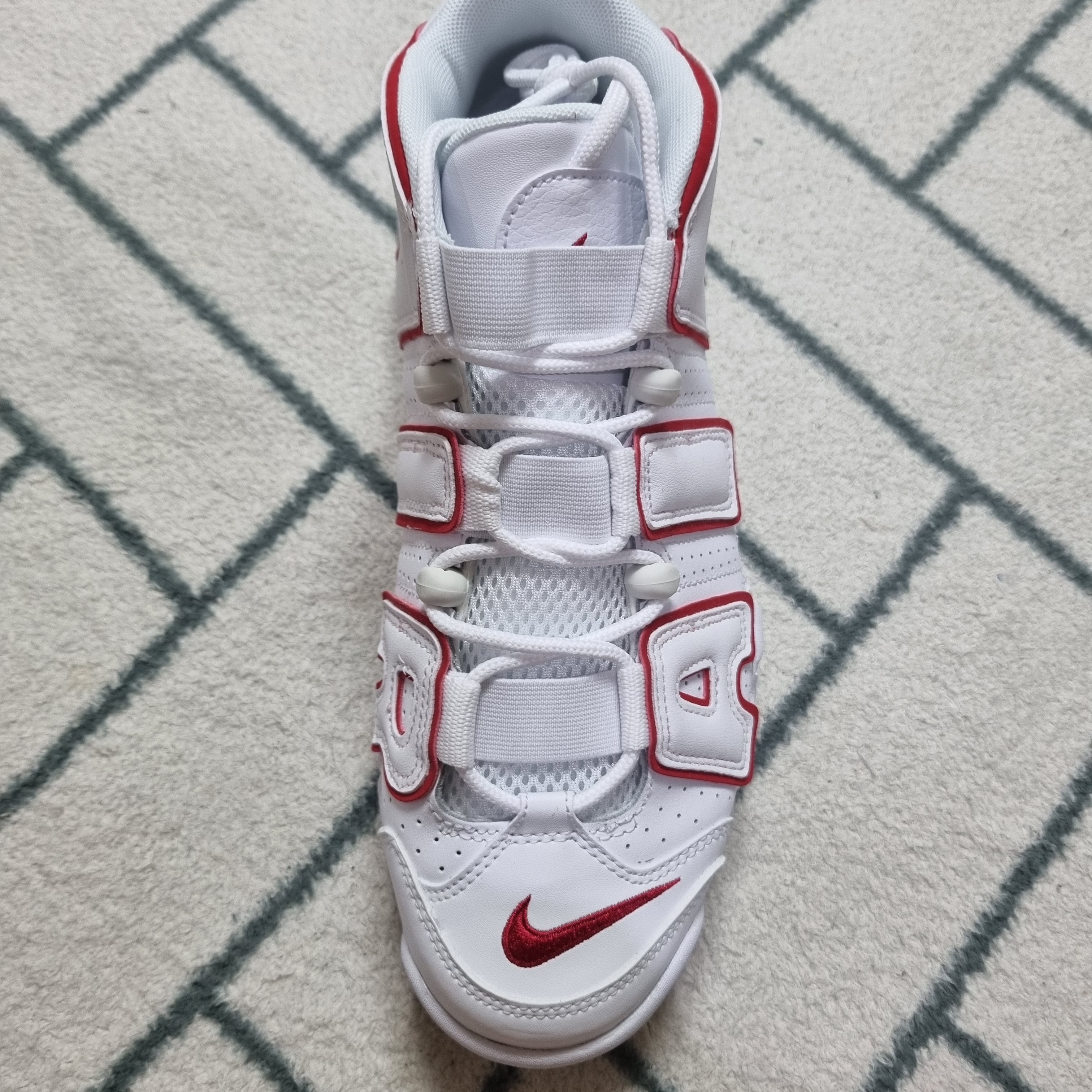 Nike Air More Uptempo White Varsity Red 2021 착용 스타일 - 1