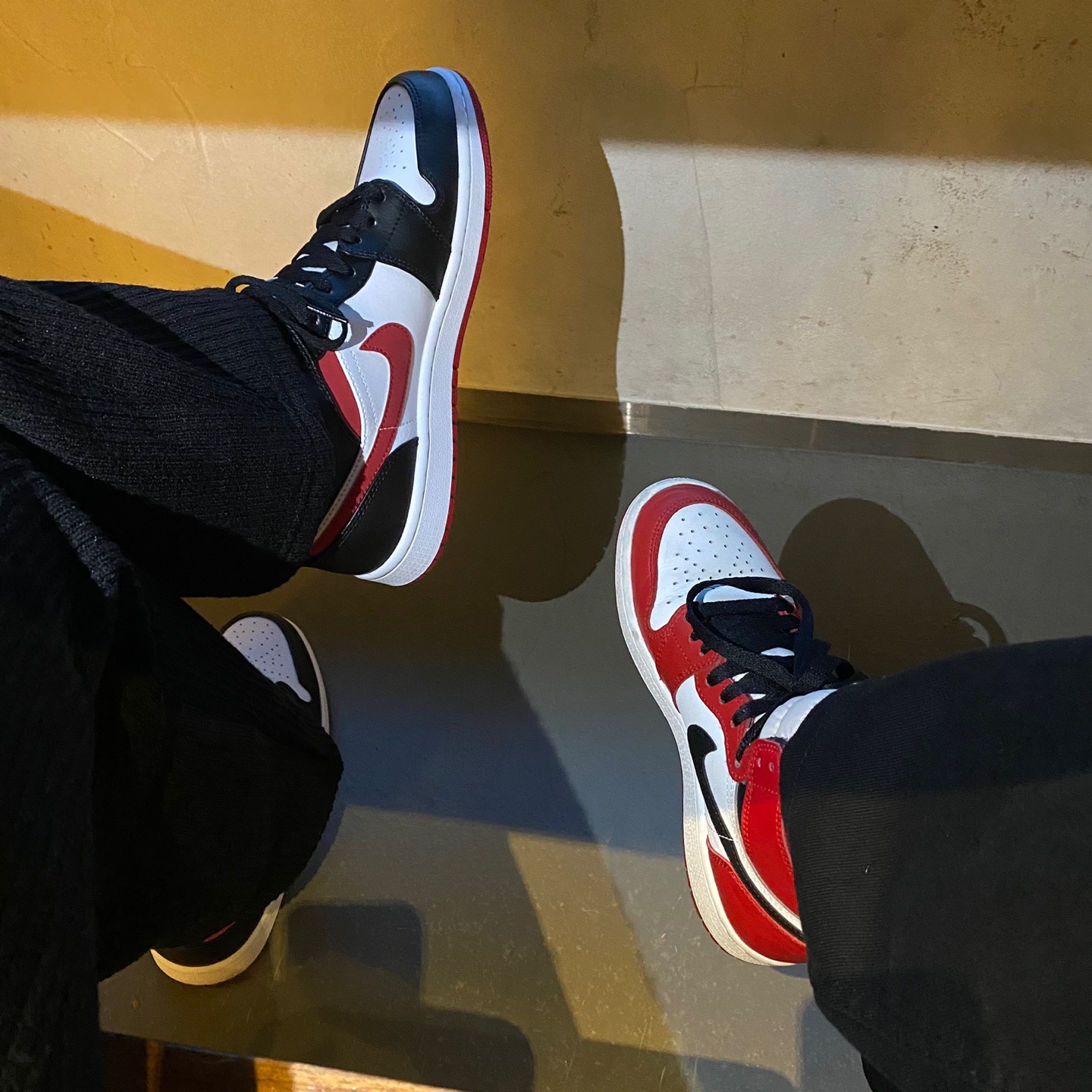 Jordan 1 Mid Gym Red Black White, Jordan 1 Retro Chicago 2013 착용 스타일
