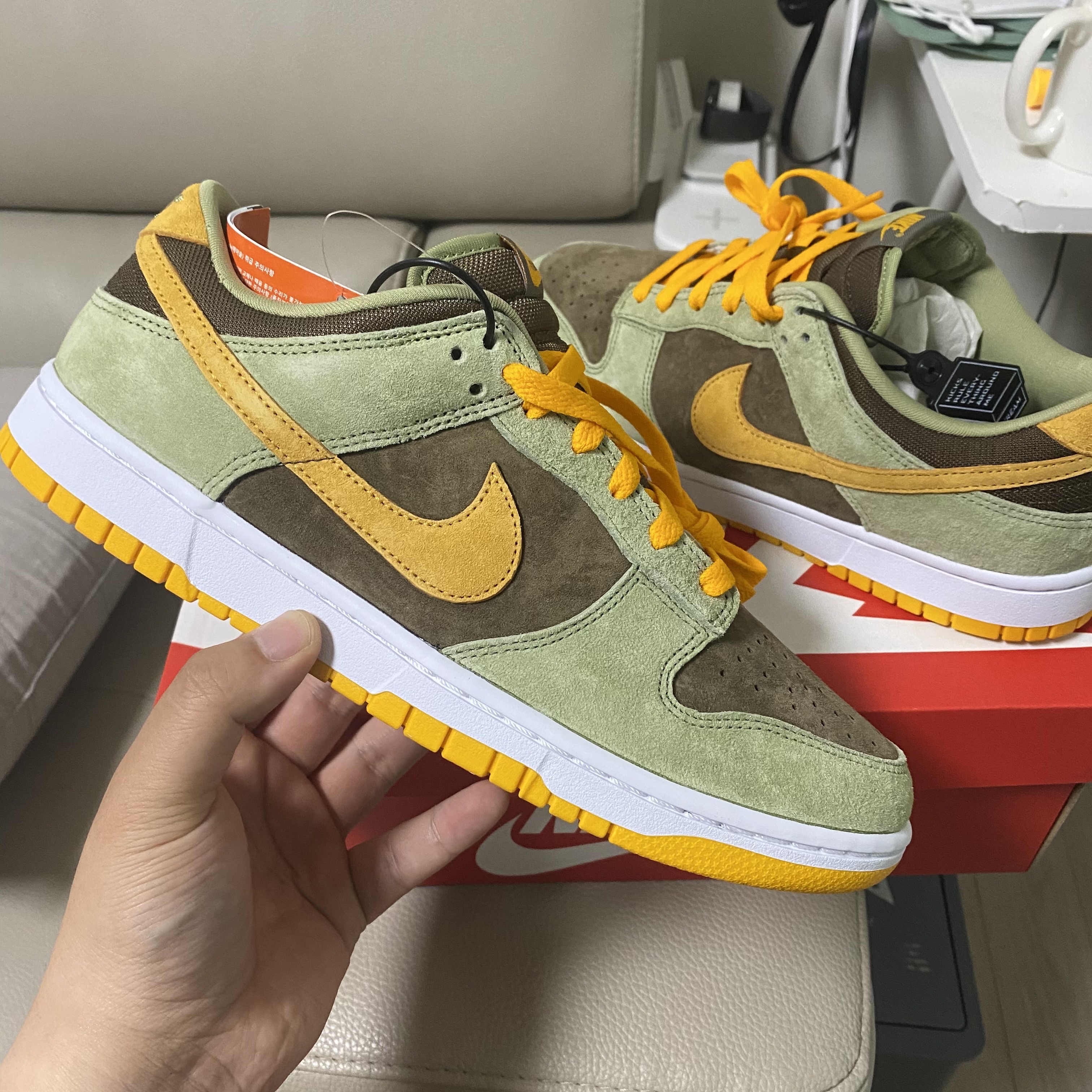 Nike Dunk Low SE Dusty Olive 착용 스타일