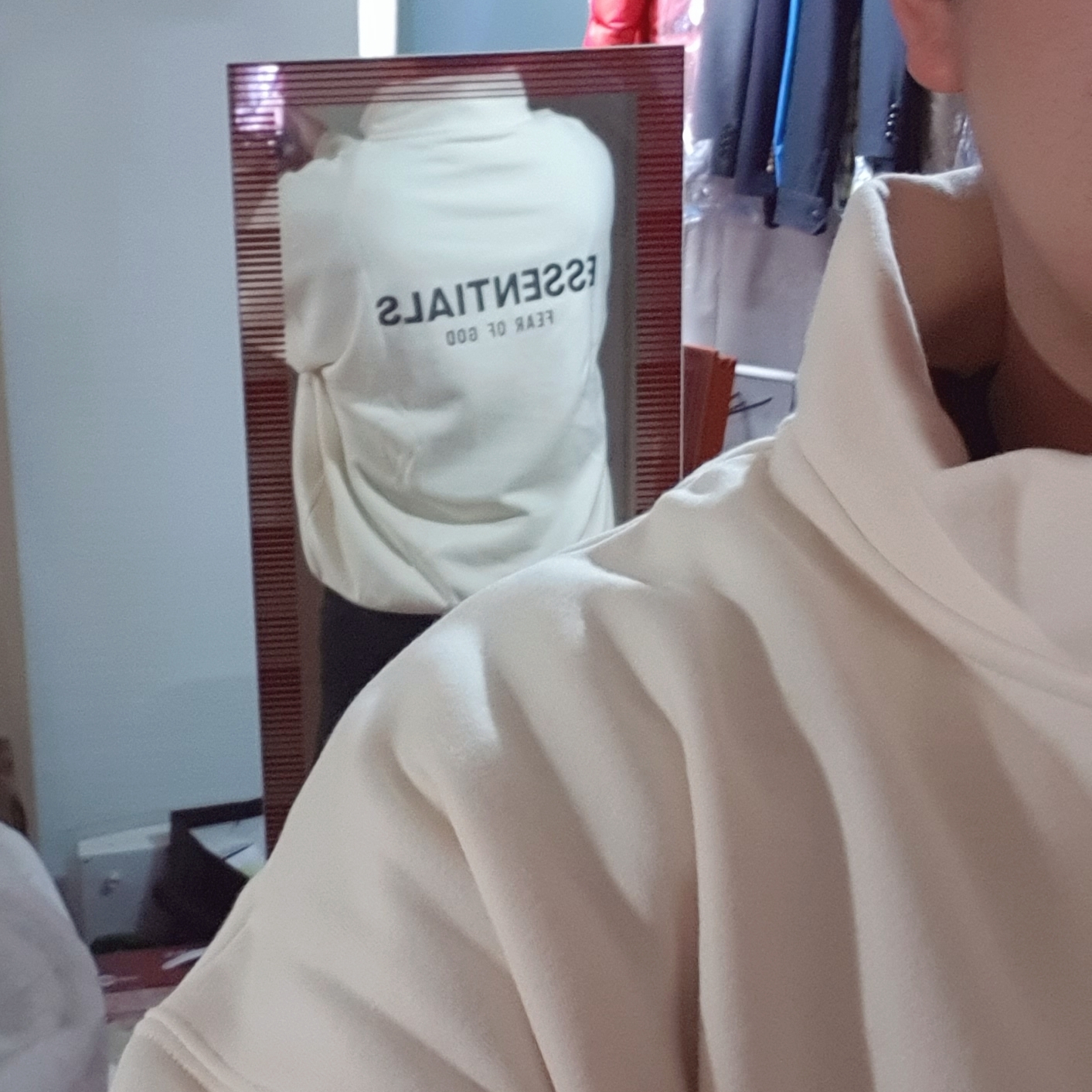Essentials Mockneck Half-Zip Cream - 21SS 착용 스타일 - 2