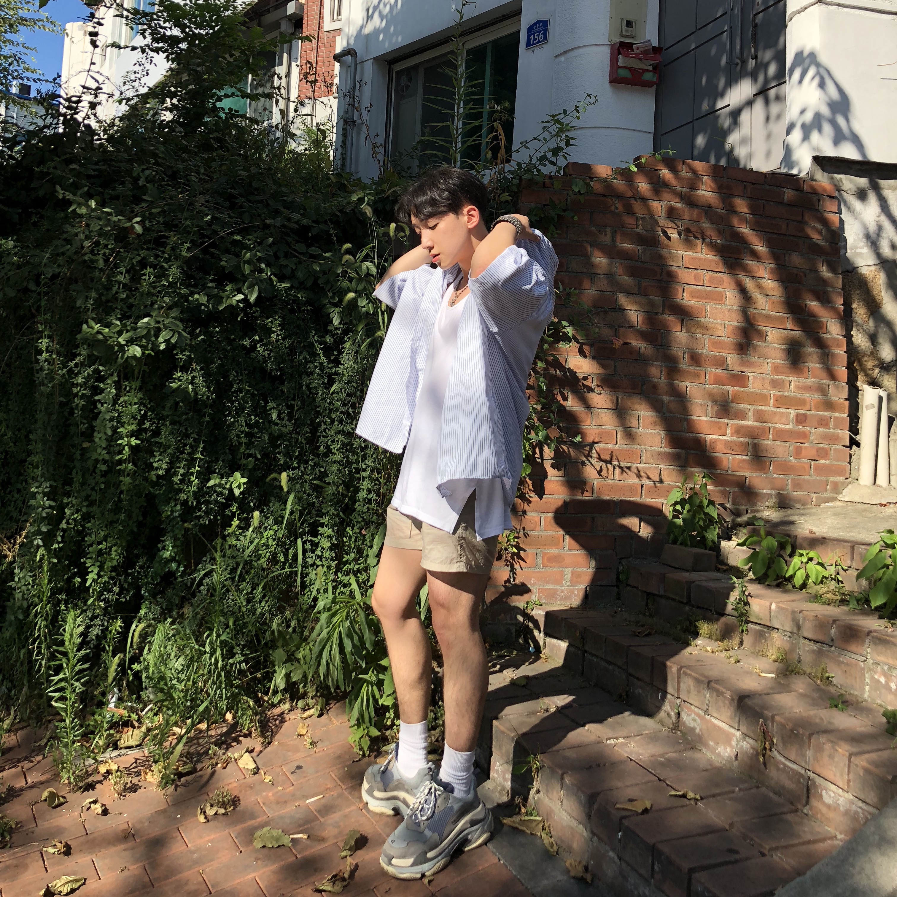 Balenciaga Triple S Split Brack Grey 2018 착용 스타일 - 2