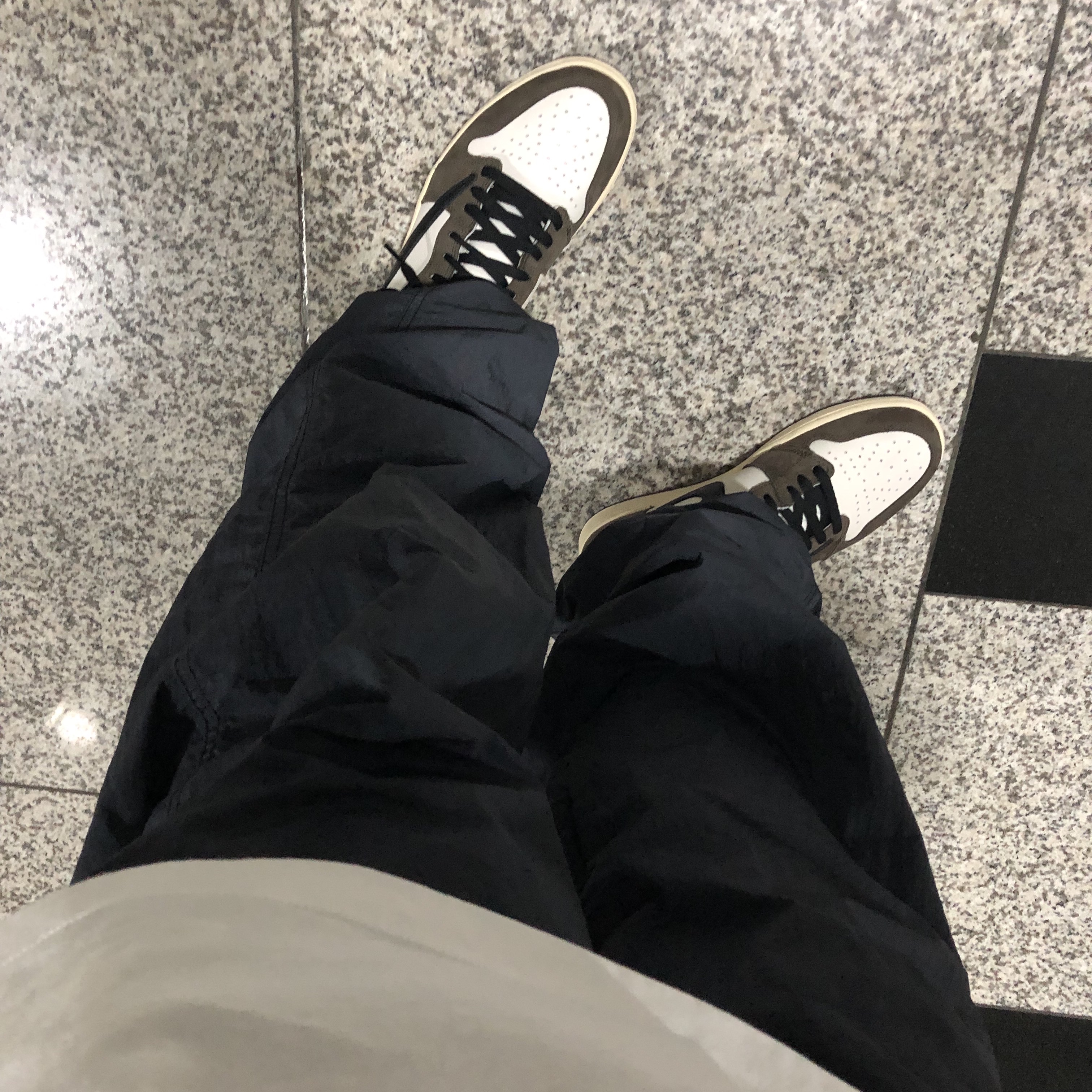 Jordan 1 x Travis Scott Retro High OG SP Mocha 착용 스타일