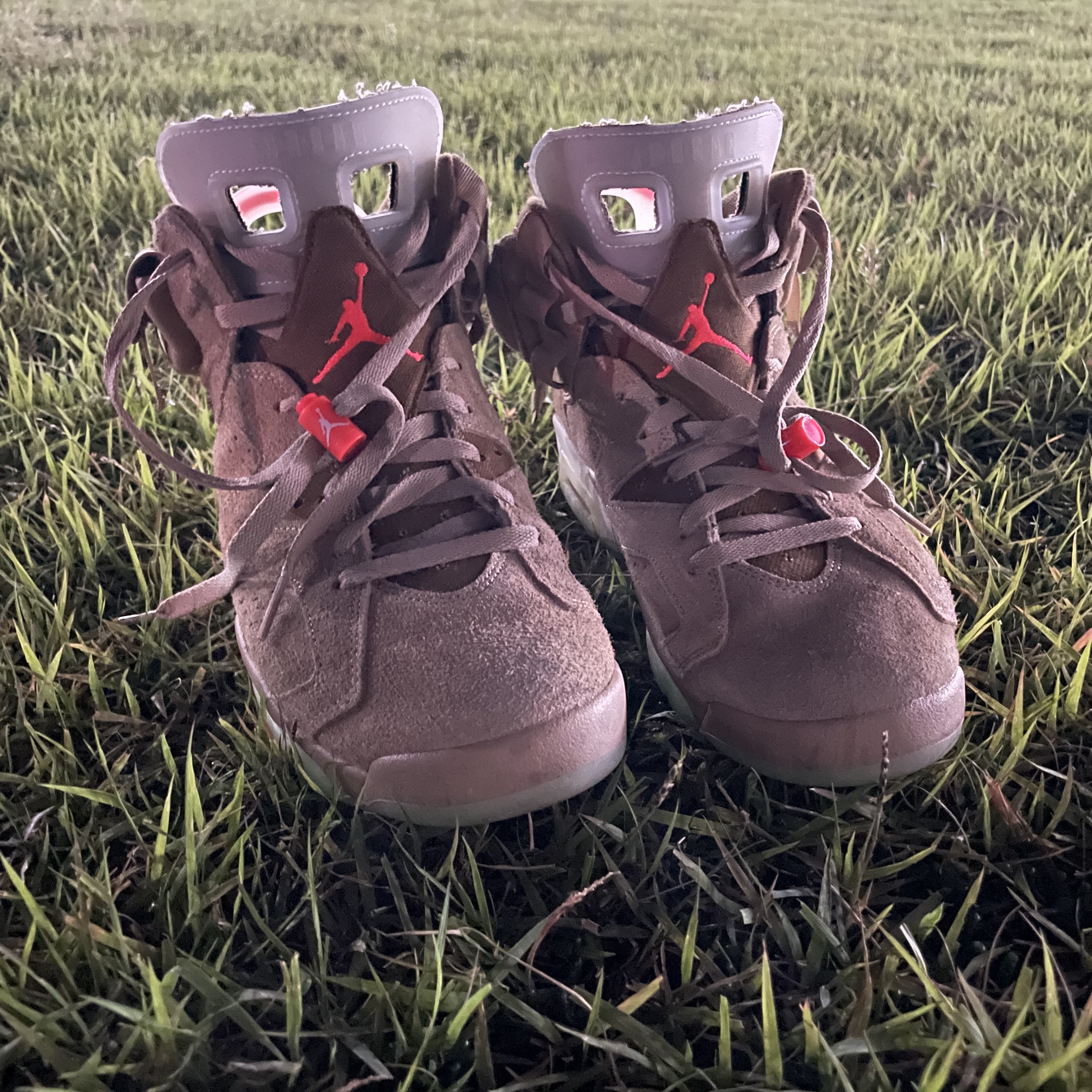 Jordan 6 x Travis Scott Retro SP British Khaki 착용 스타일