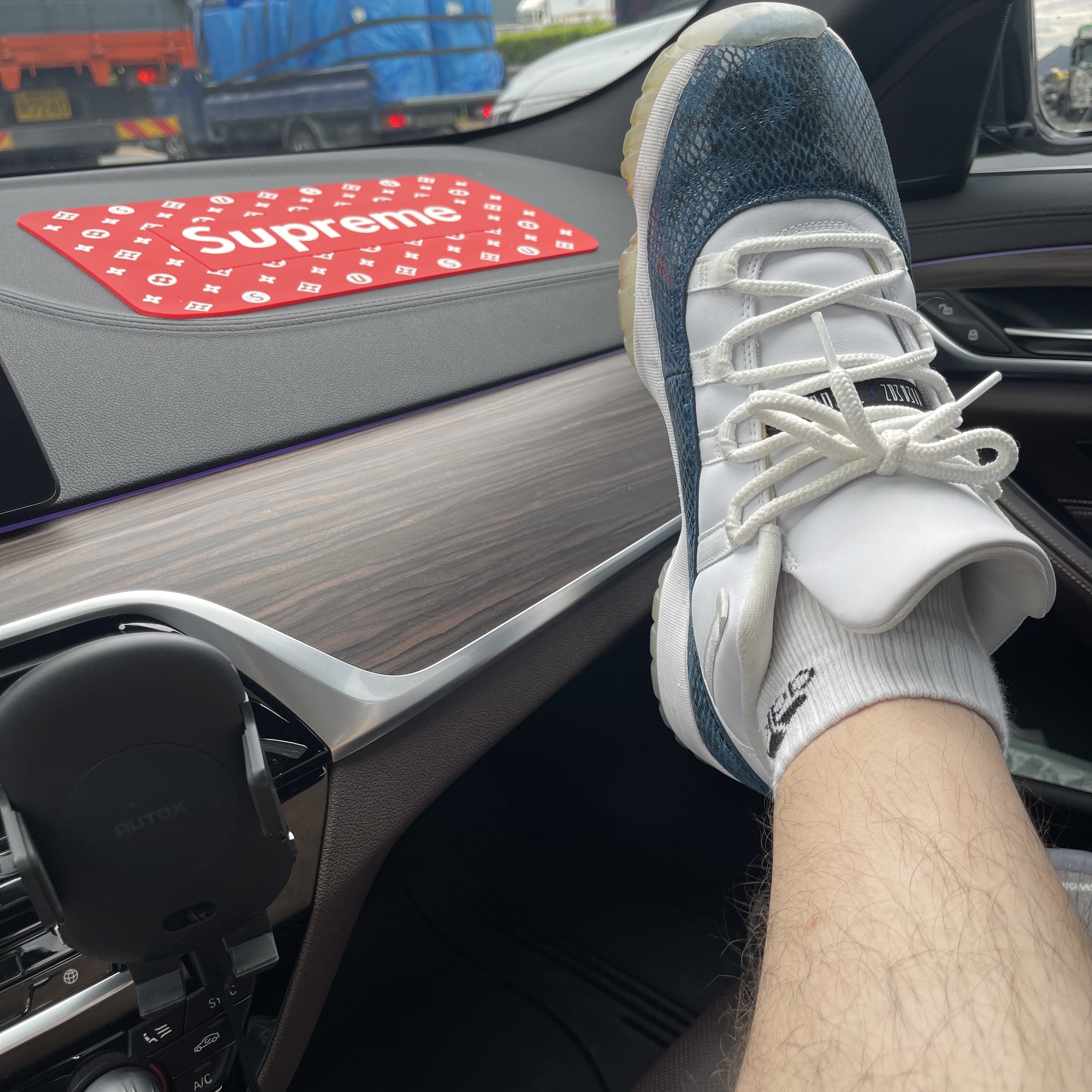 Jordan 11 Retro Low Navy Snakeskin 2019 착용 스타일 - 1