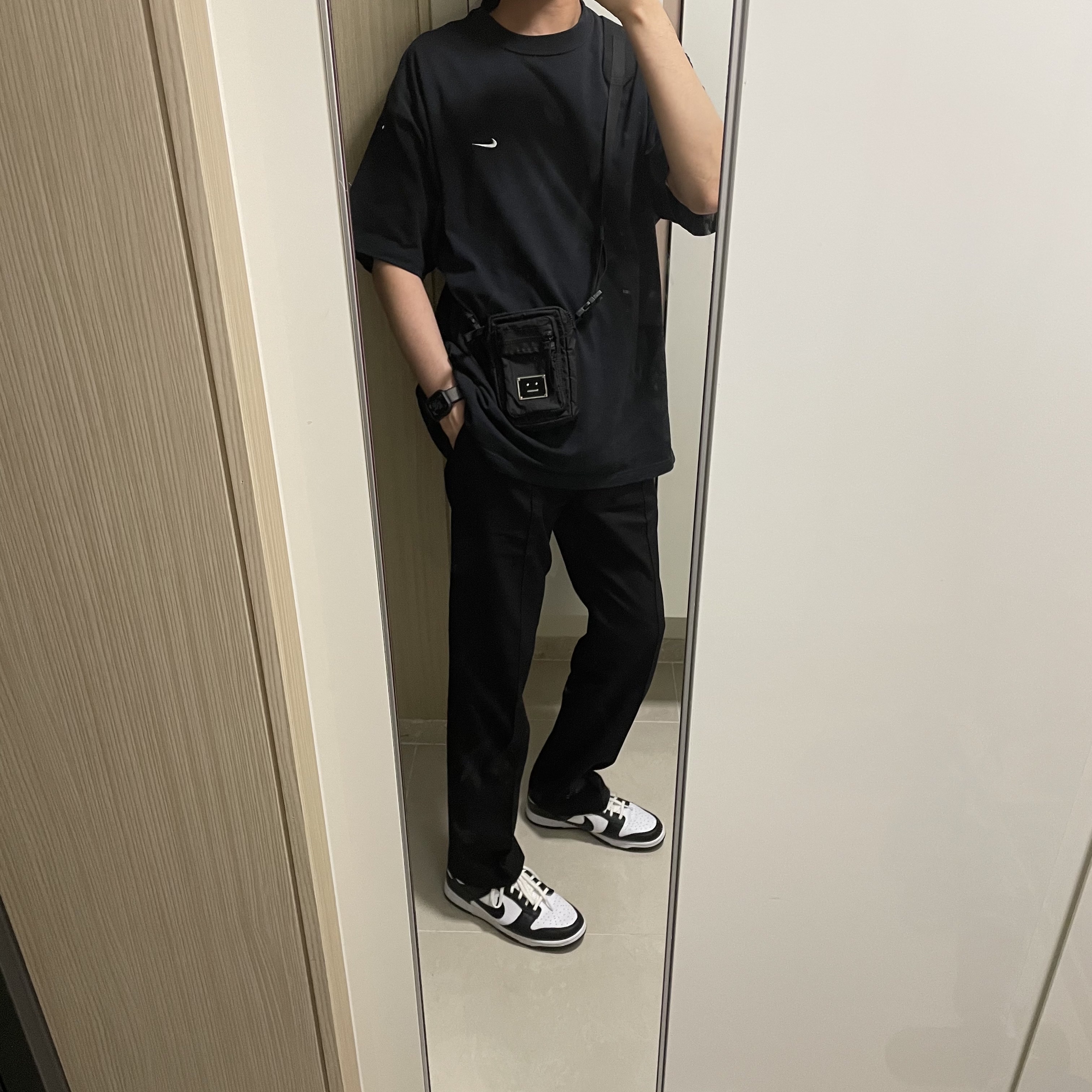 Nike NRG Solo Swoosh T-Shirt Black - US/EU, Nike Dunk Low Retro Black 착용 스타일
